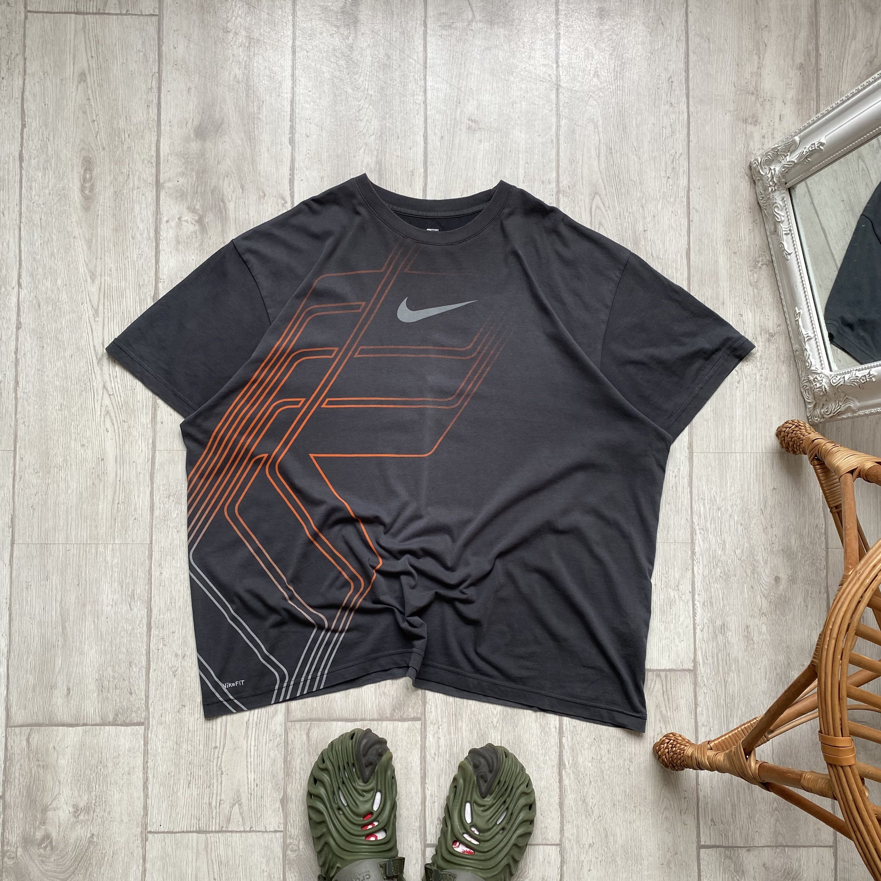 Nike 🦍Vintage Nike center logo tee swoosh distressed Size US XXL / EU 58 / 5 - 1 Thumbnail