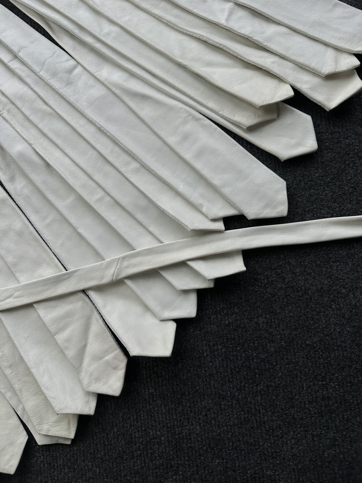 Other 🚨 LEATHER WHITE ITALY TIE LUXURY VNTG RARE OLD MONEY Size ONE SIZE - 16 Thumbnail