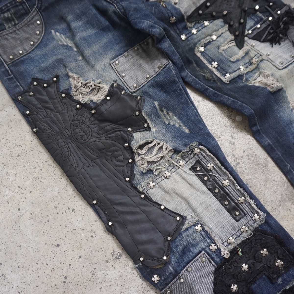 Hysteric Glamour Sosoo distressed Cross studded Jeans Size US 32 / EU 48 - 6 Thumbnail