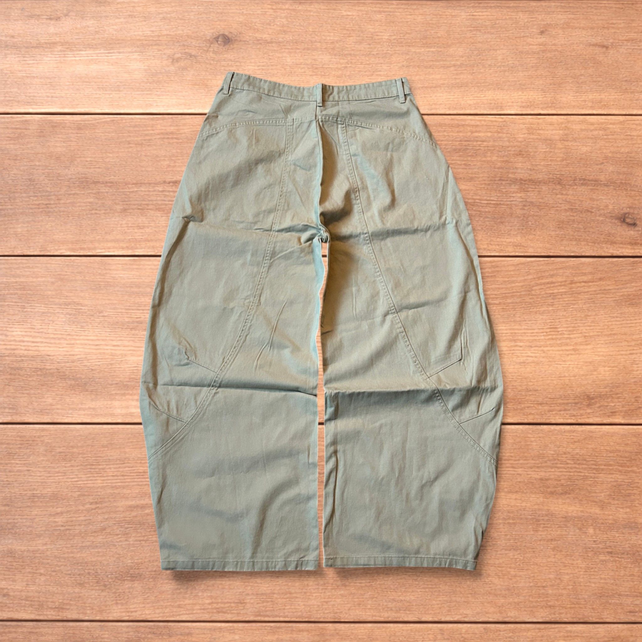 Japanese Brand Vintage Military style baggy wide cargo trousers in beige. Size US 32 / EU 48 - 2 Thumbnail