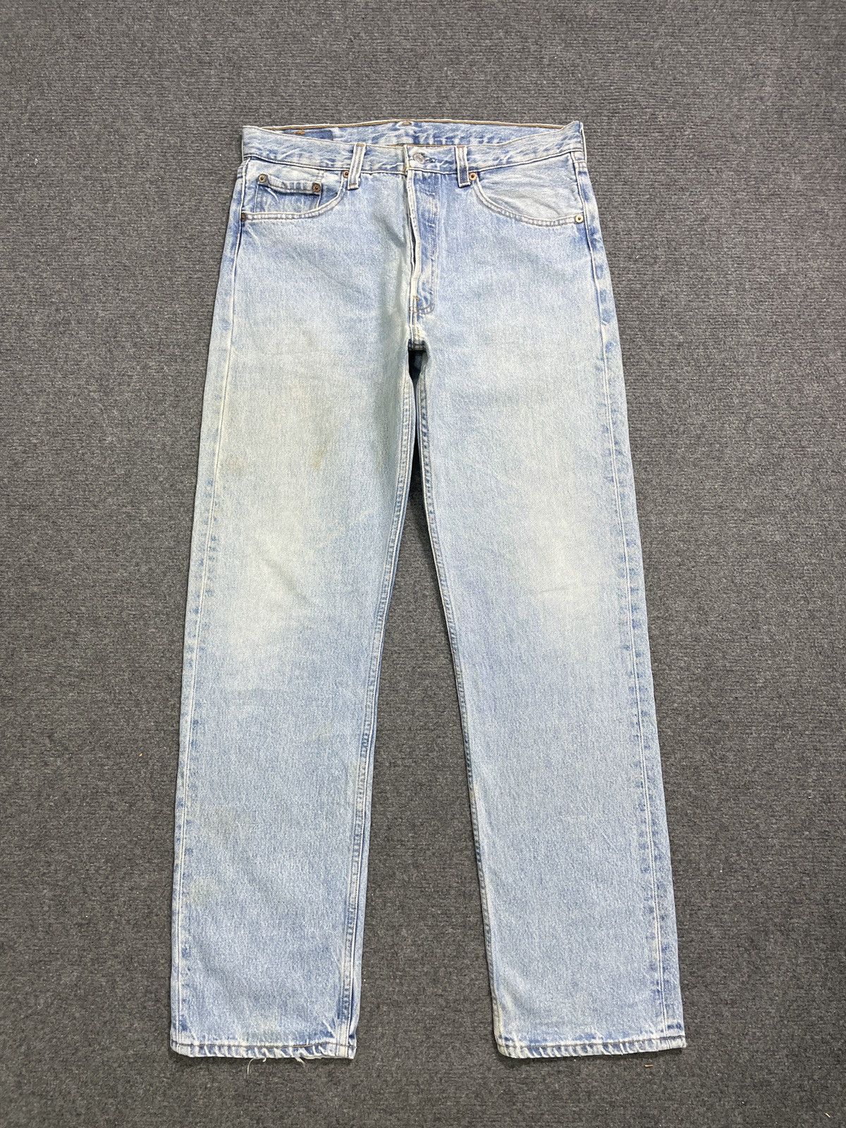 image of 90's Levis 501 Light Wash Jeans in Blue Denim, Men's (Size 35)