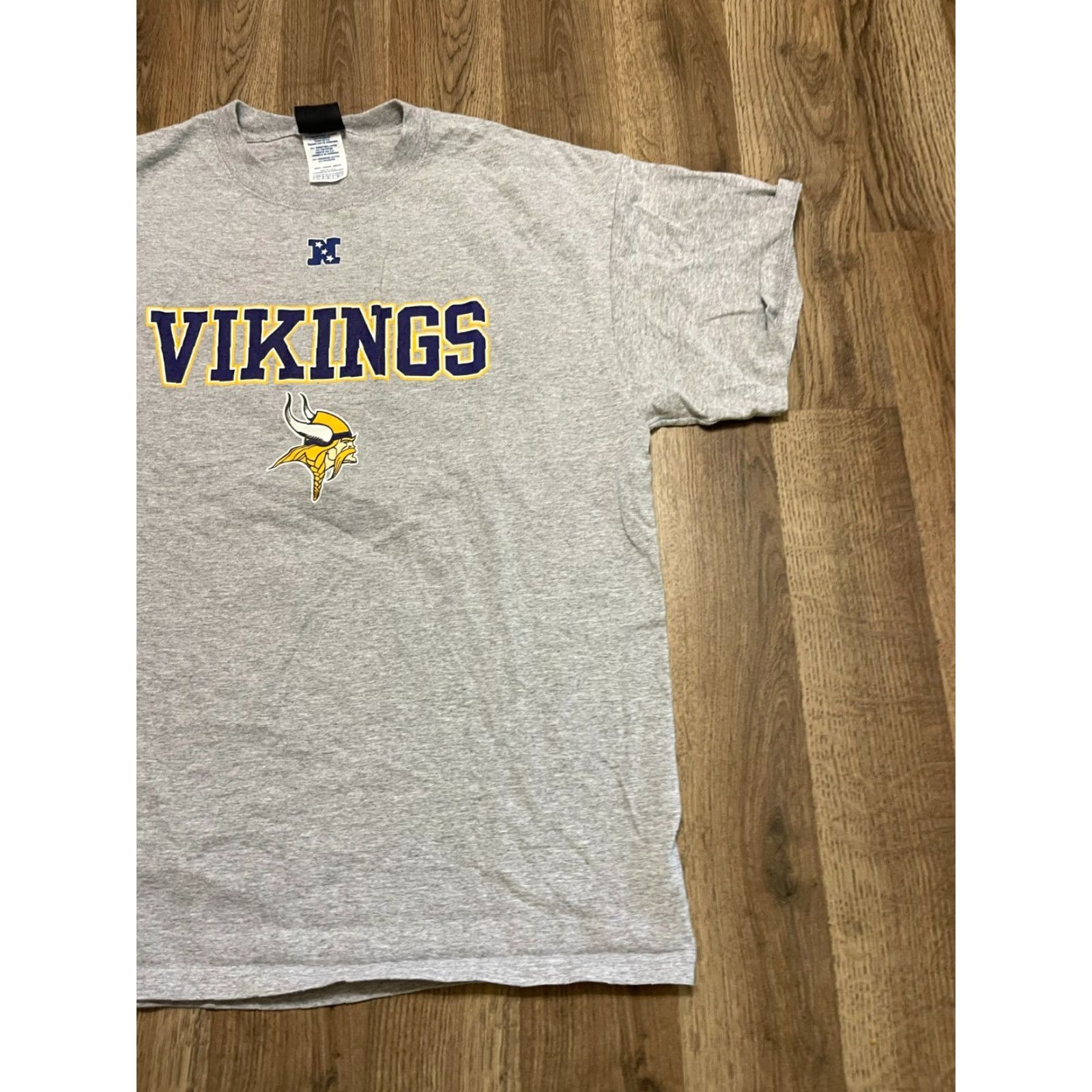 NFL NFL Team Apparel Shirt, Men's Large, Gray, Minnesota Vikings Size L / US 10 / IT 46 - 4 Thumbnail