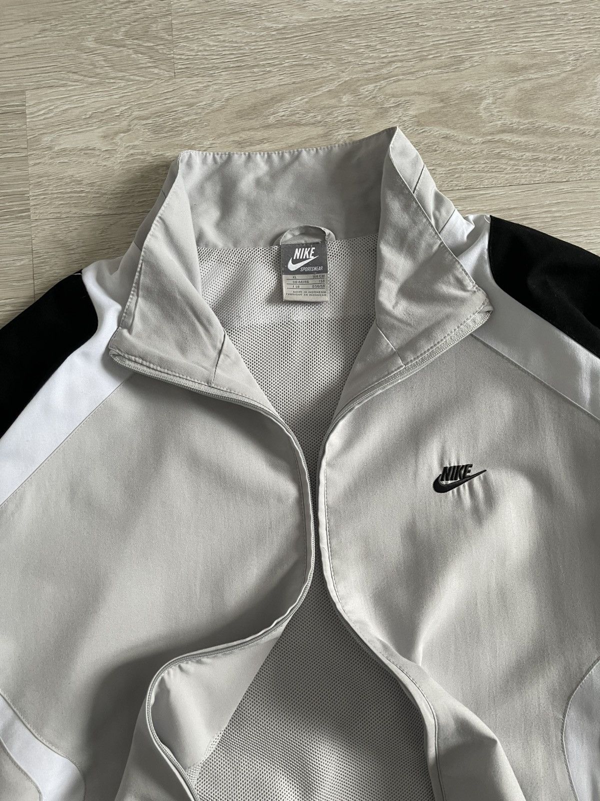 Nike Vtg Nike 00s Y2k Nylon Retro Windbreaker Zip Track Jacket Size US XL / EU 56 / 4 - 4 Thumbnail