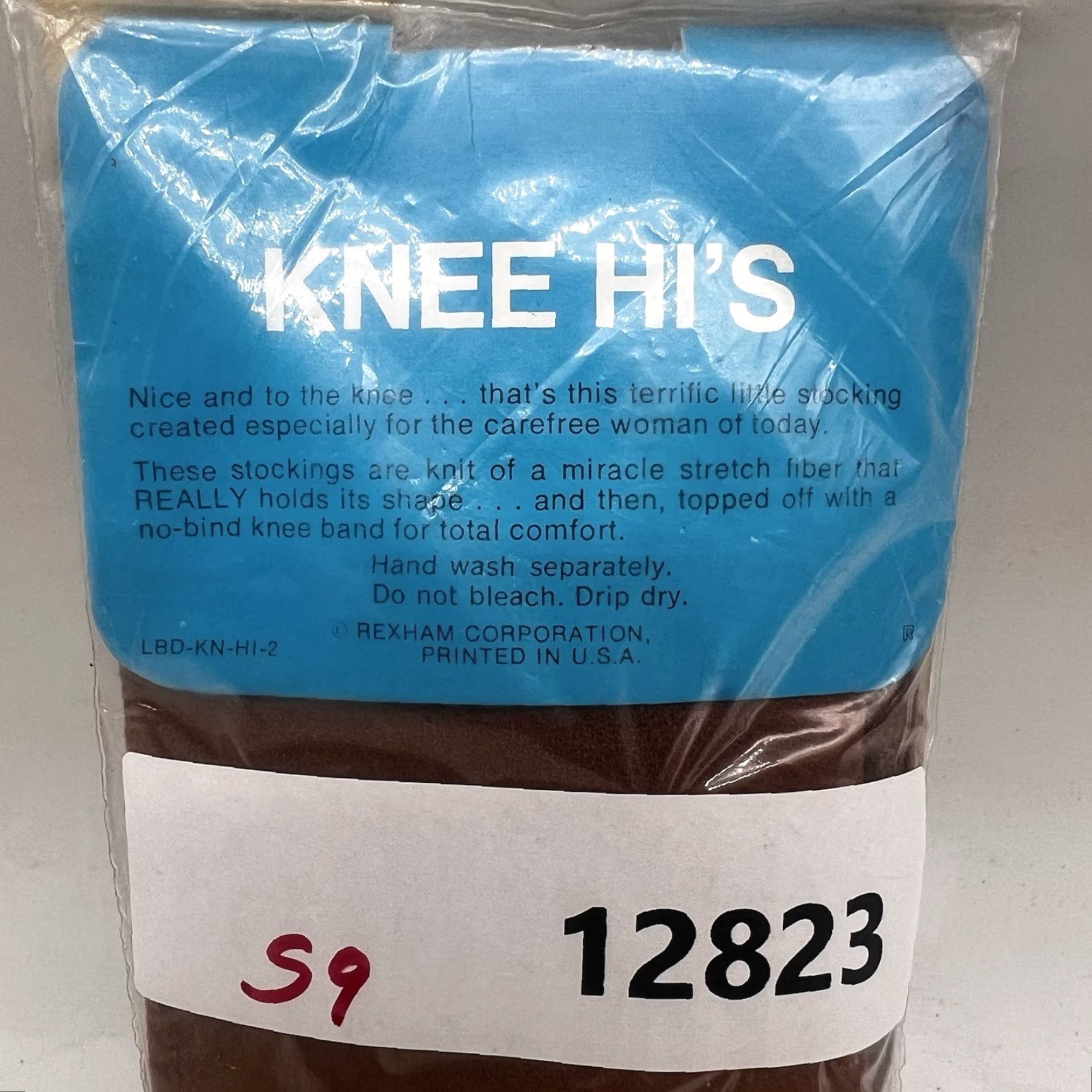 Vintage VINTAGE 1960s Knee Hi Nylons Hosiery Beige 4 Pair Regular Size 8.5-11 Womens Size ONE SIZE - 4 Thumbnail