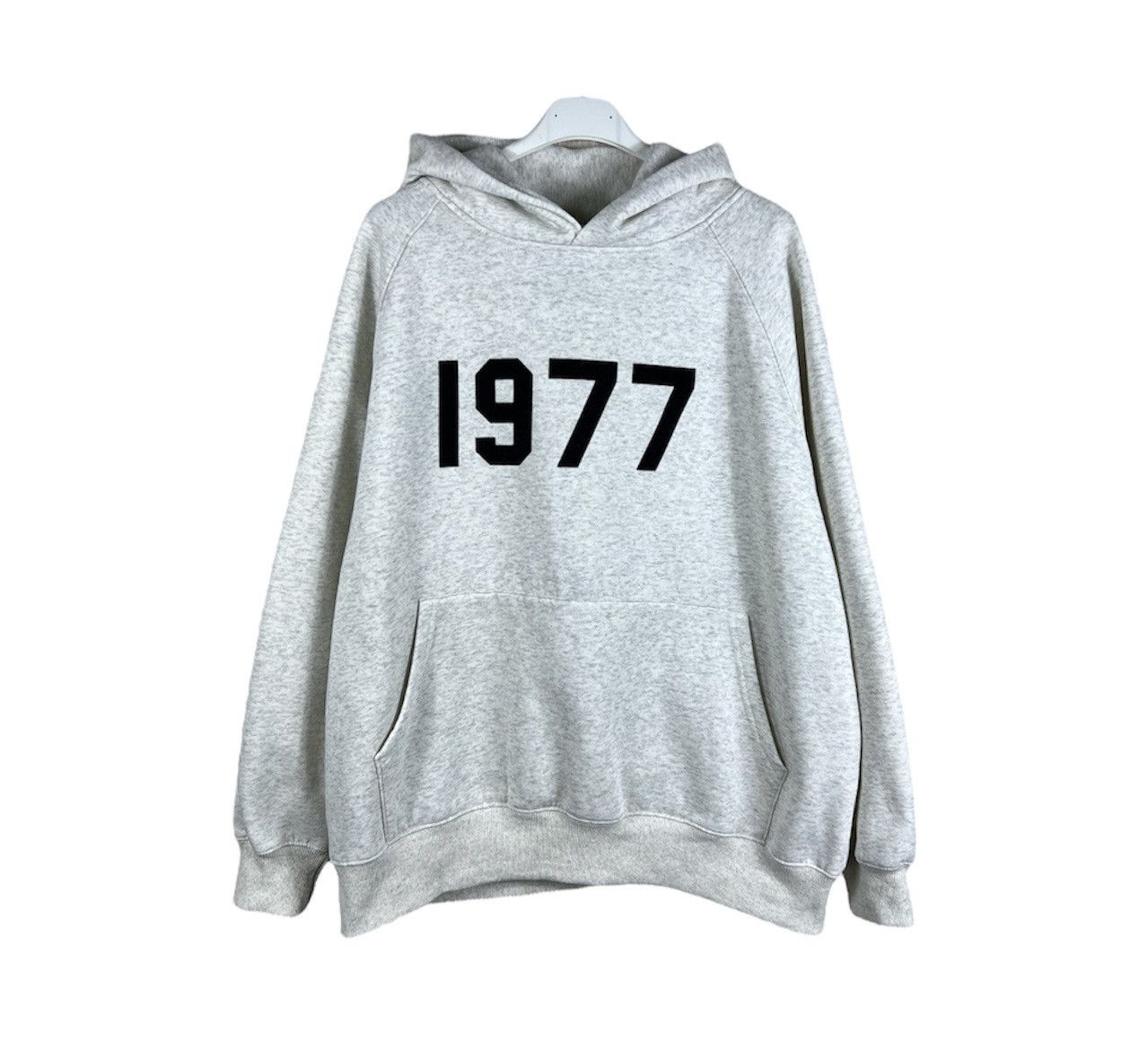 Fear of God Fear of God essentials 1977 velvet logo light gray hoodie Size US S / EU 44-46 / 1 - 2 Thumbnail