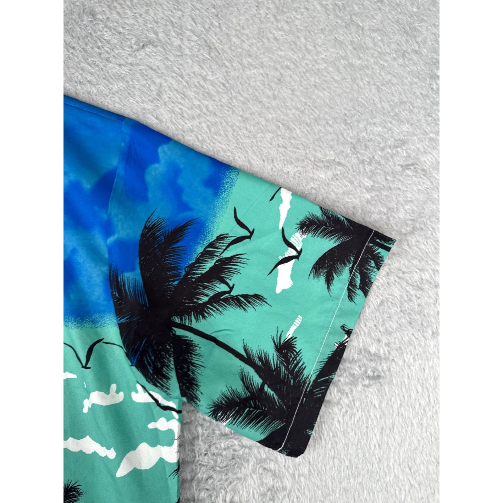 Vintage Hawaiian Shirt Men 2XL Blue Pink Polyester Palm Tree Sunset Short Sleeve Floral Button-Up Casual Size US XXL / EU 58 / 5 - 2 Thumbnail