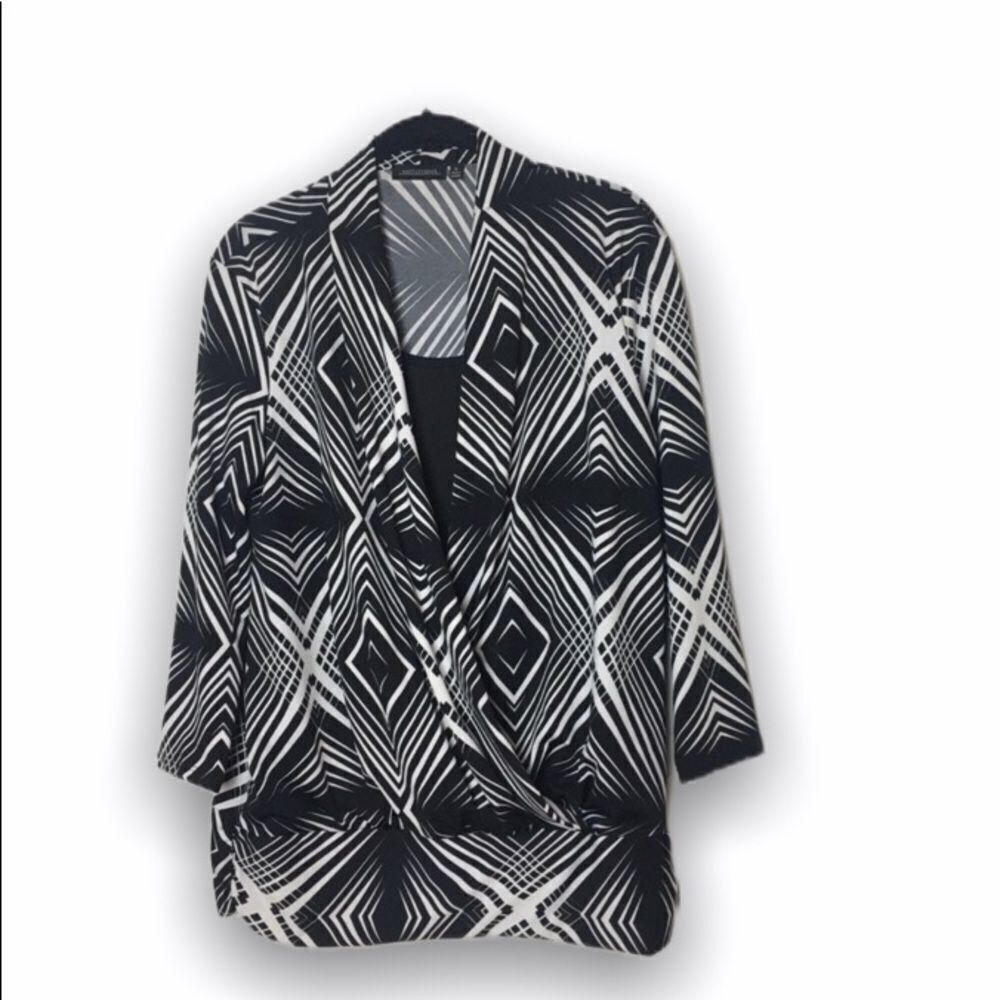 Other Notations SZ S Black & White Abstract Wrap Blouse Size S / US 4 / IT 40 - 2 Thumbnail