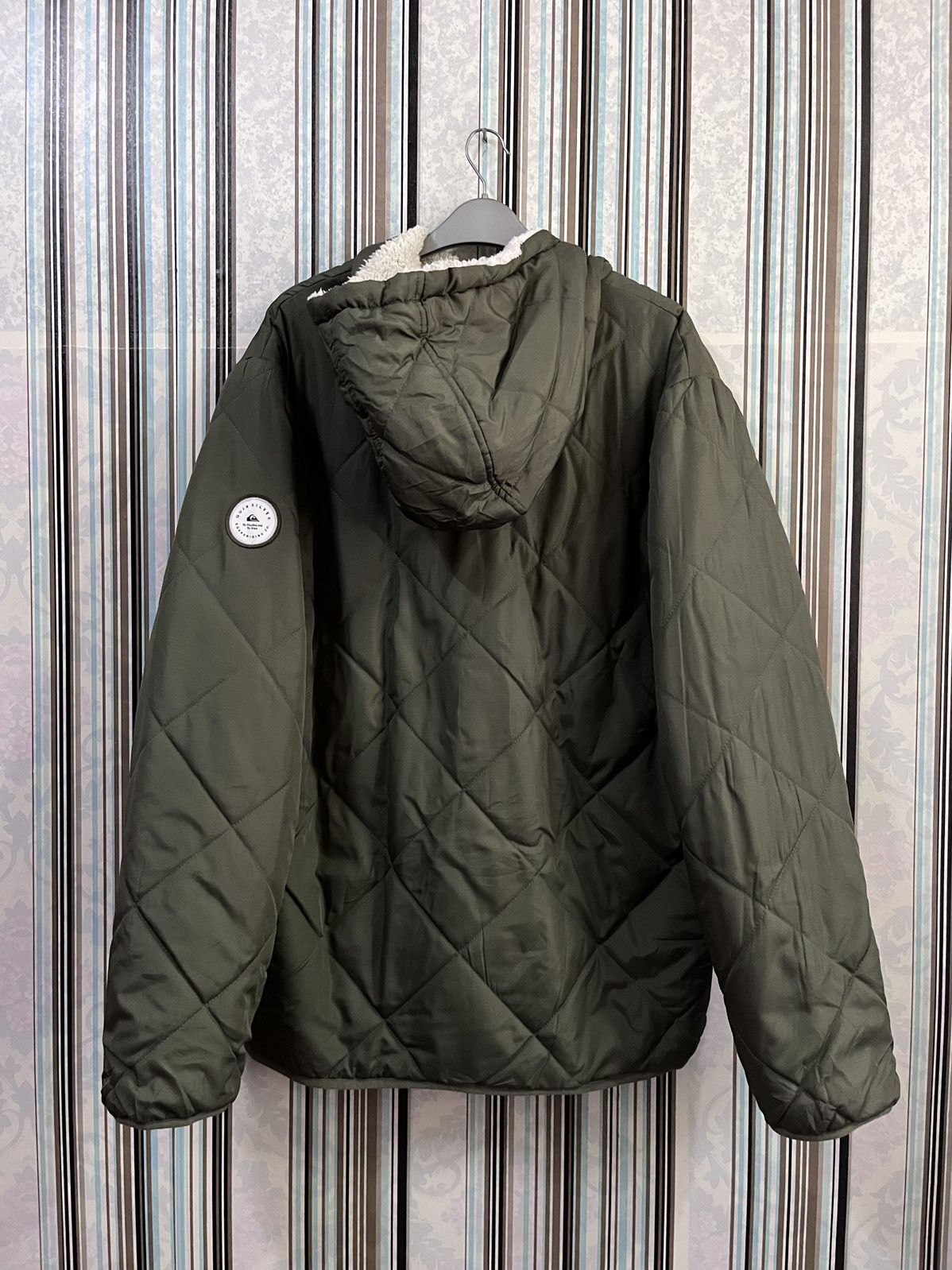 Quiksilver Quilted Fleece reversible hood radical paradise #E5 Size US L / EU 52-54 / 3 - 11 Thumbnail