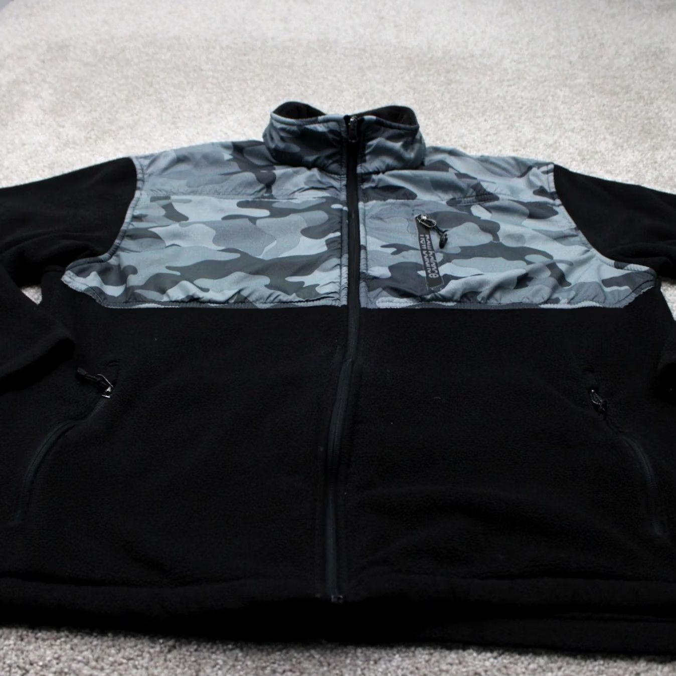 New Balance New Balance Sweatshirt Mens Large Black/Camo Full Zip L/S Polyester Fleece Size US L / EU 52-54 / 3 - 2 Thumbnail
