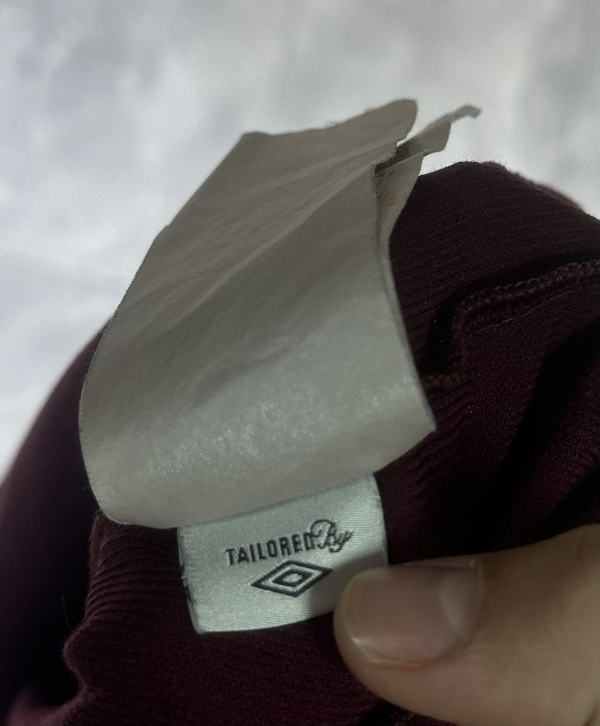 Umbro Umbro Manchester City Away 2012/13 Soccer Burgundy Jersey Size US L / EU 52-54 / 3 - 10 Thumbnail
