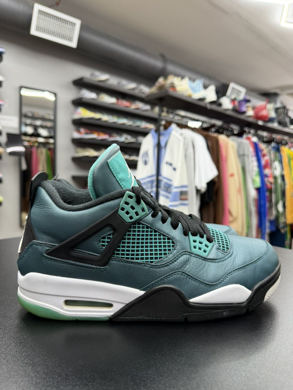 Jordan Brand Size 9.5 - Jordan 4 Retro Teal “2015” Size US 9.5 / EU 42-43 - 3 Thumbnail