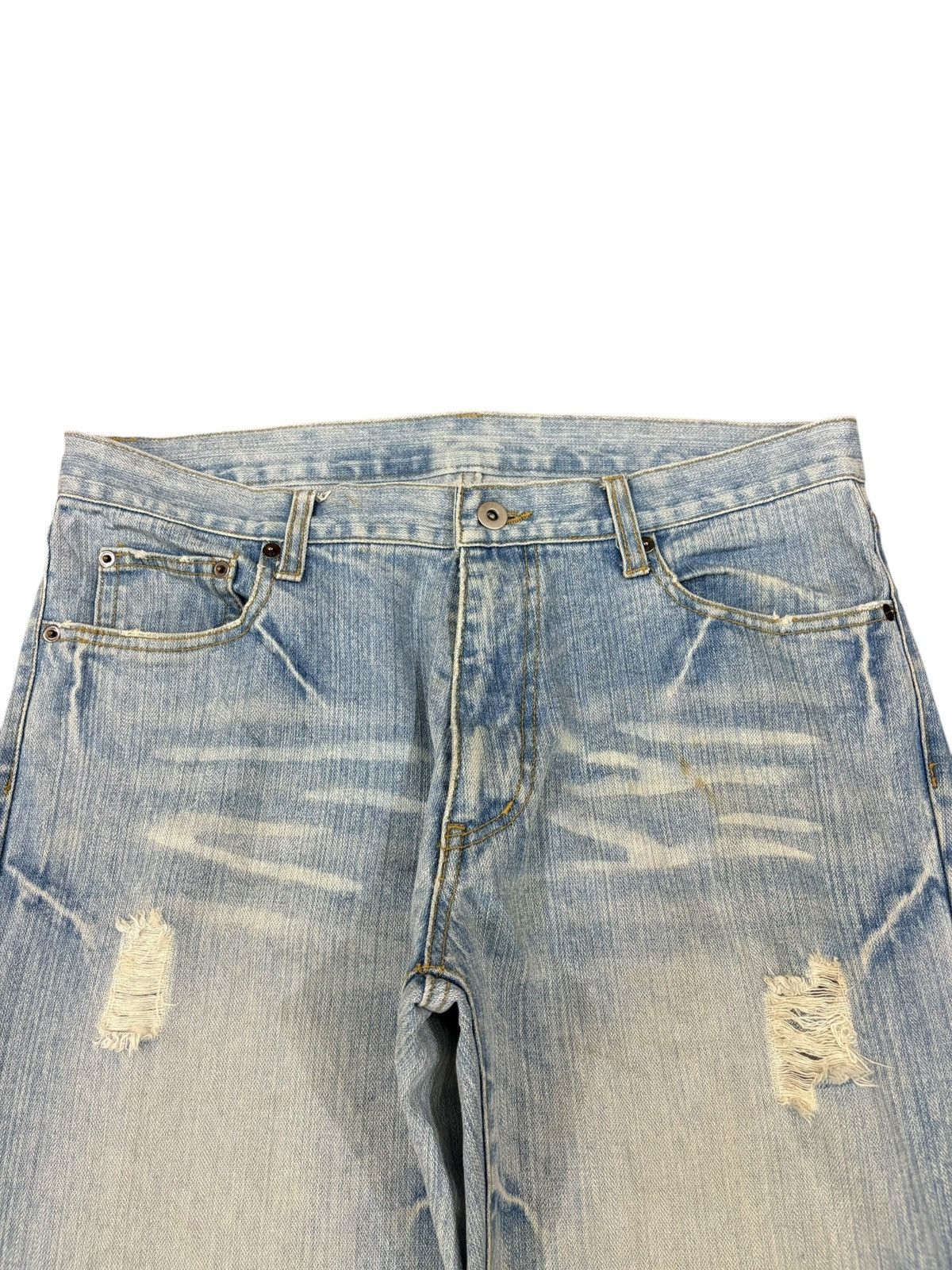Japanese Brand Vintage Japanese Brand Light Wash Distressed Baggy Jeans Size US 34 / EU 50 - 4 Thumbnail