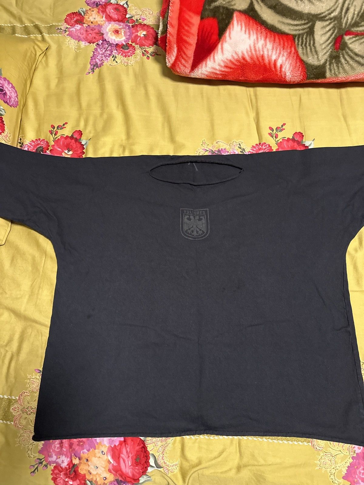 Kanye West Yeezy vultures black long sleeve tee Size US S / EU 44-46 / 1 - 1 Thumbnail