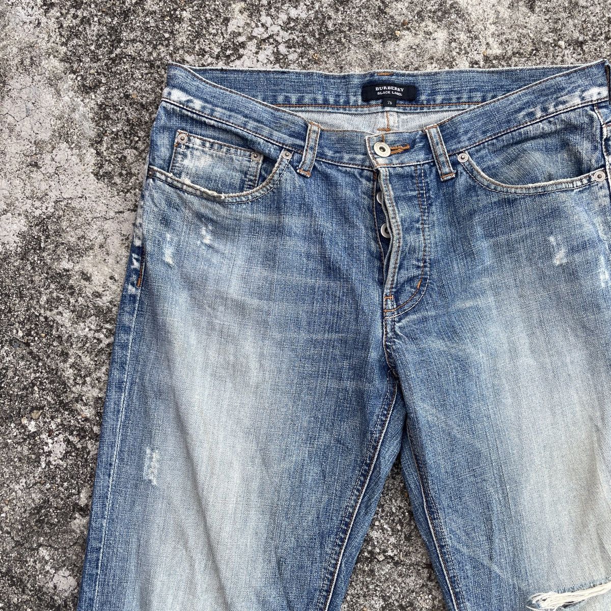 Burberry Vintage Burberry Black Label Distressed Denim Jeans Size 32" / US 10 / IT 46 - 3 Thumbnail