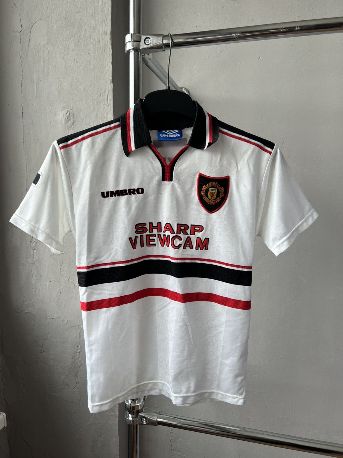 Umbro 1997/98 MANCHESTER UNITED #7 BECKHAM SOCCER JERSEY 10/11 YR Size US XXS / EU 40 - 2 Thumbnail