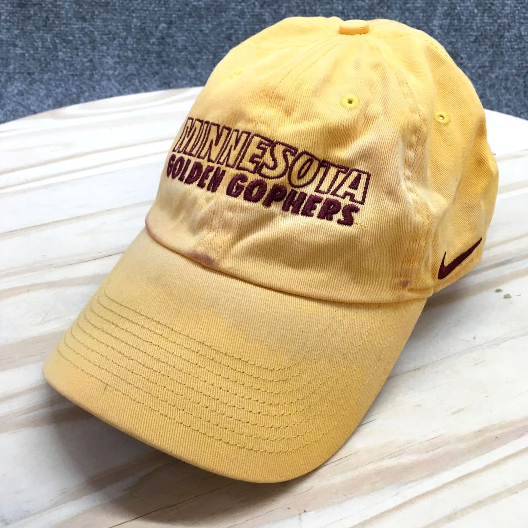 Nike Nike Baseball Cap Minnesota Gophers Mens Gold OS Curved Brim Embroidered Logo Size ONE SIZE - 2 Thumbnail