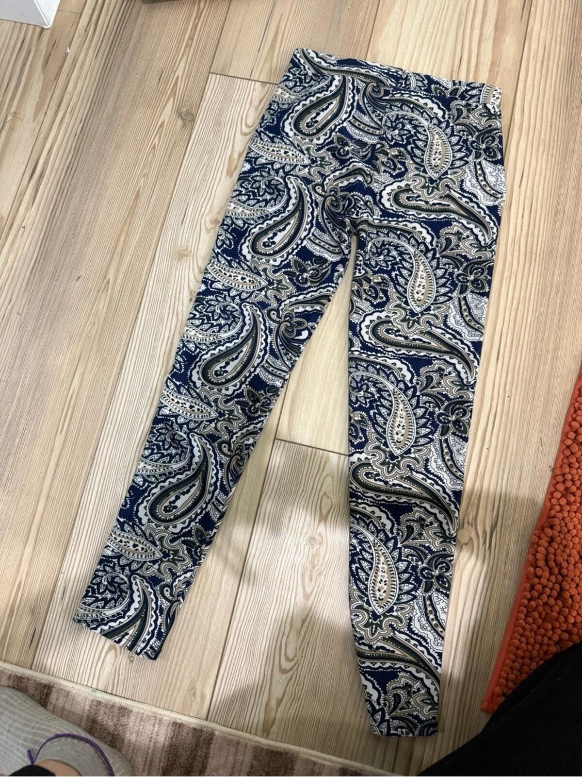 Other Coco + Carmen Navy, Cream and Olive Paisley Leggings Size 32" / US 10 / IT 46 - 2 Thumbnail