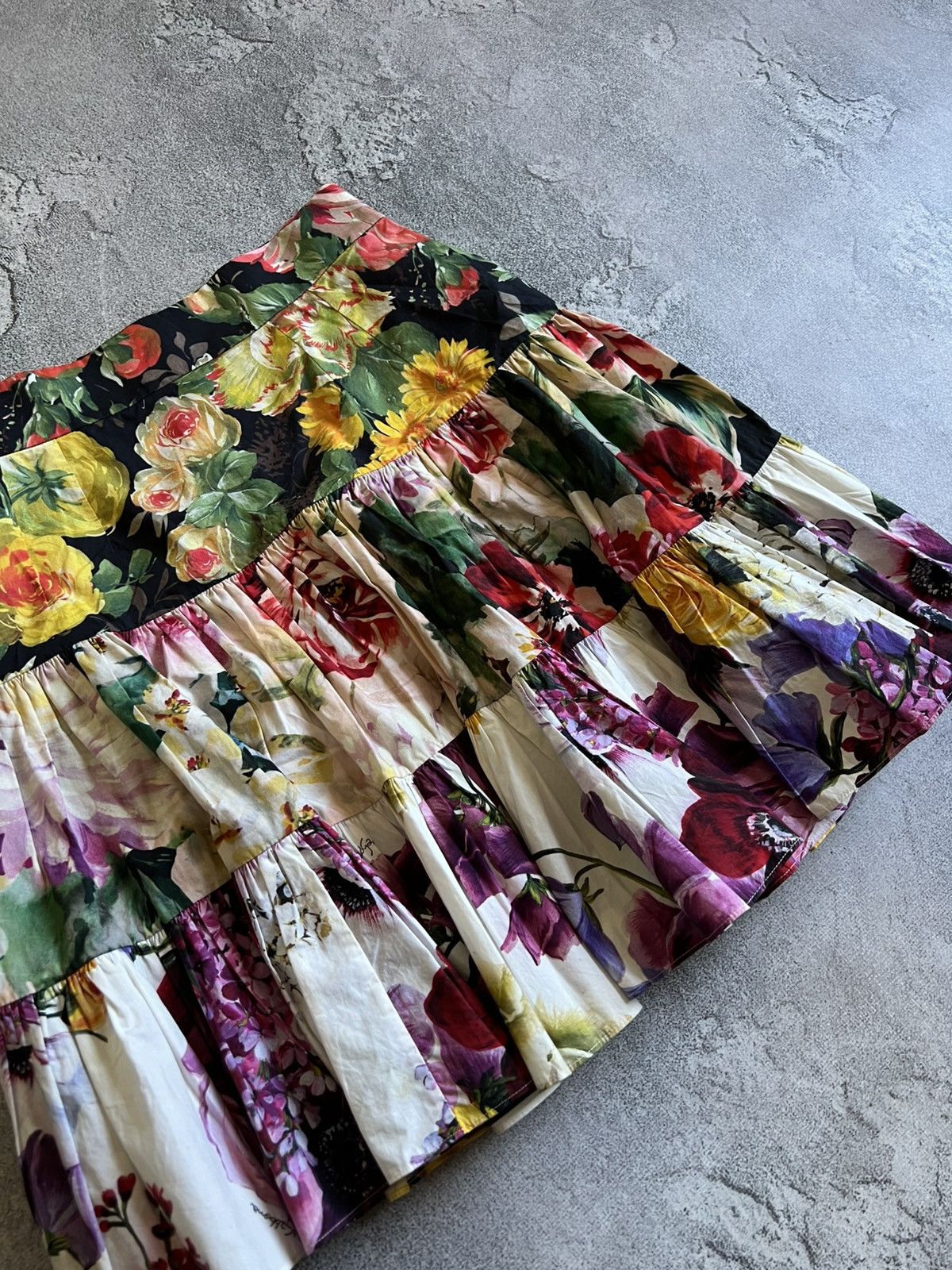 Dolce & Gabbana Dolce & Gabbana Floral Print Poplin Tiered Short Skirt Sz 40 Size 27" / US 4 / IT 40 - 3 Thumbnail