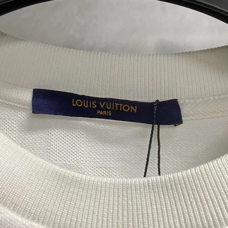 Louis Vuitton Louis Vuitton White thread checkerboard full printed logo Size US M / EU 48-50 / 2 - 4 Thumbnail