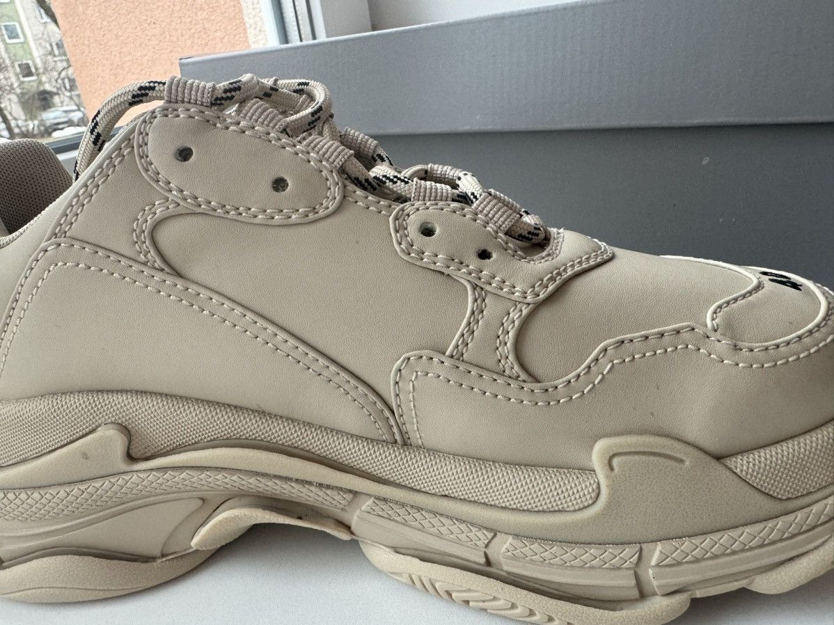 Balenciaga Balenciaga Triple s Beige Uk6 EU40 Box included! Size US 7 / EU 40 - 12 Thumbnail
