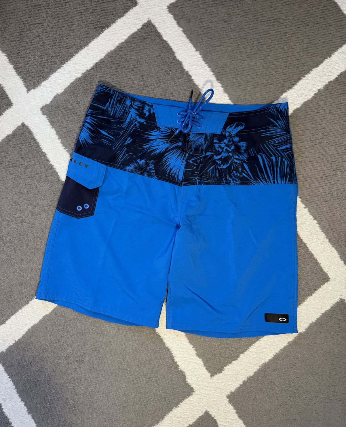 Oakley Oakley Board Shorts men’s surfing swimming trunks 34 Size US 34 / EU 50 - 1 Thumbnail