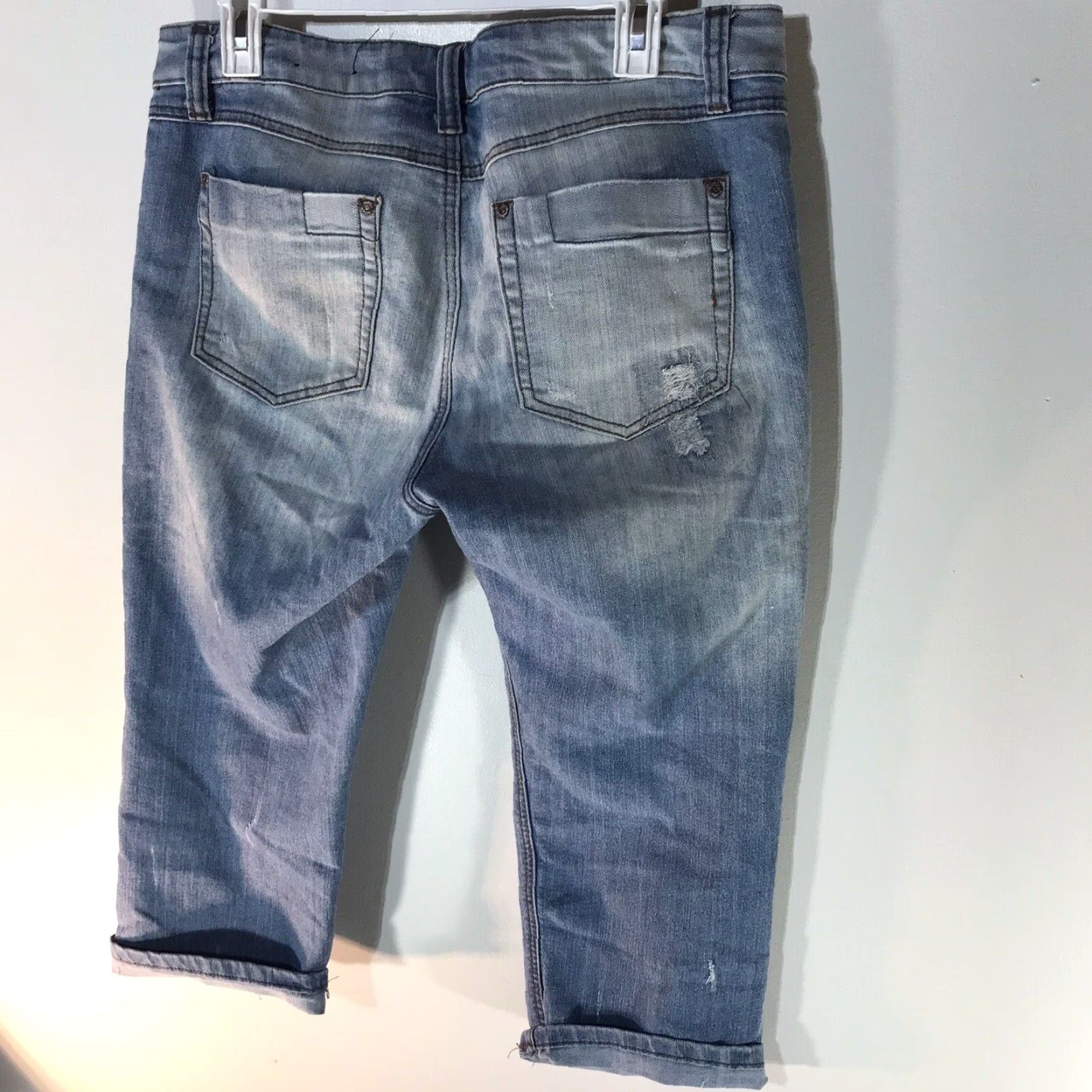 Vintage Cato Contemporary Light Wash Distressed Cropped Jeans Women Size 12 Size 34" / US 12 / IT 48 - 2 Thumbnail