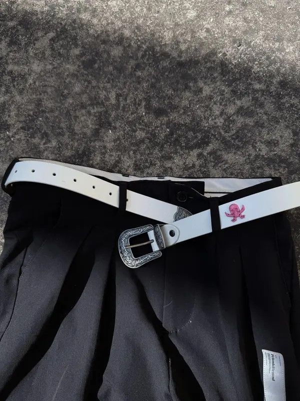 Leather White Leather Belt with Ornate Silver Buckle, Slim Fit Size ONE SIZE - 3 Thumbnail