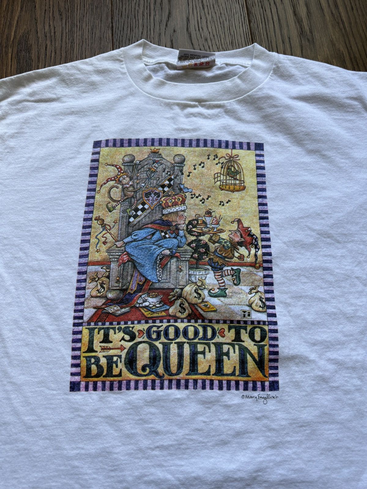 Vintage Vintage 90s It's Good to be Queen Art Graphic Tee Size US XL / EU 56 / 4 - 1 Thumbnail