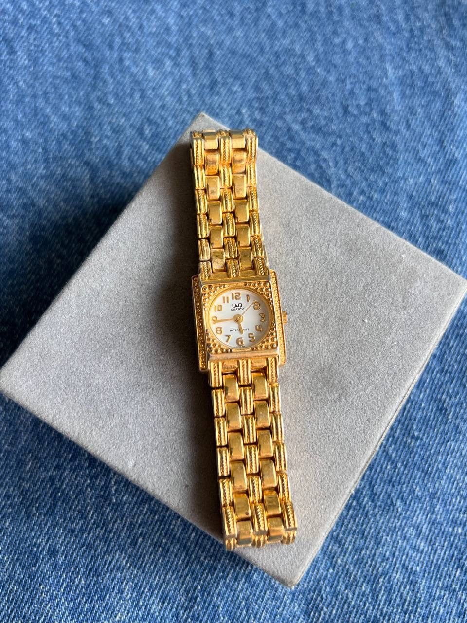 Japanese Brand × Vintage Vintage Japanese Style Watch Gold Tone Retro 2000s Size ONE SIZE - 1 Thumbnail