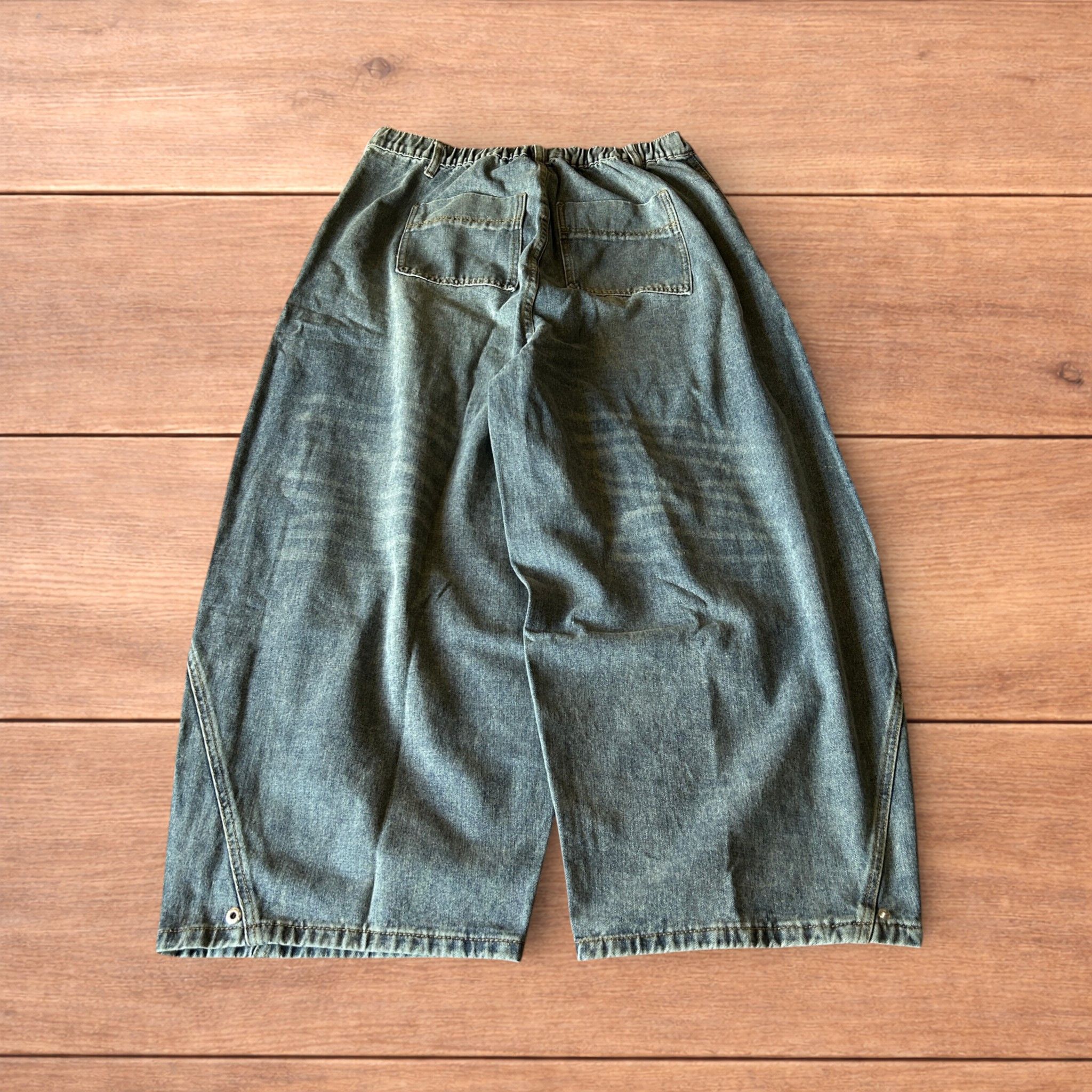 Japanese Brand Super baggy wide leg balloon fit jeans in mid blue wash. Size US 36 / EU 52 - 2 Thumbnail