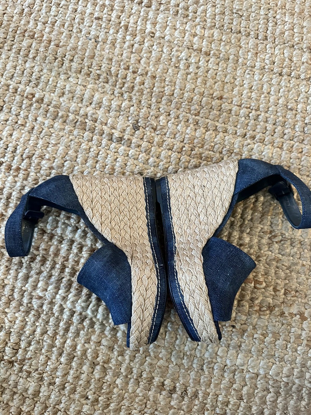 Stuart Weitzman STUART WEITZMAN SOHO DENIM ESPADRILLE WEDGE SANDAL SIZE 8 Size US 8 / IT 38 - 4 Thumbnail