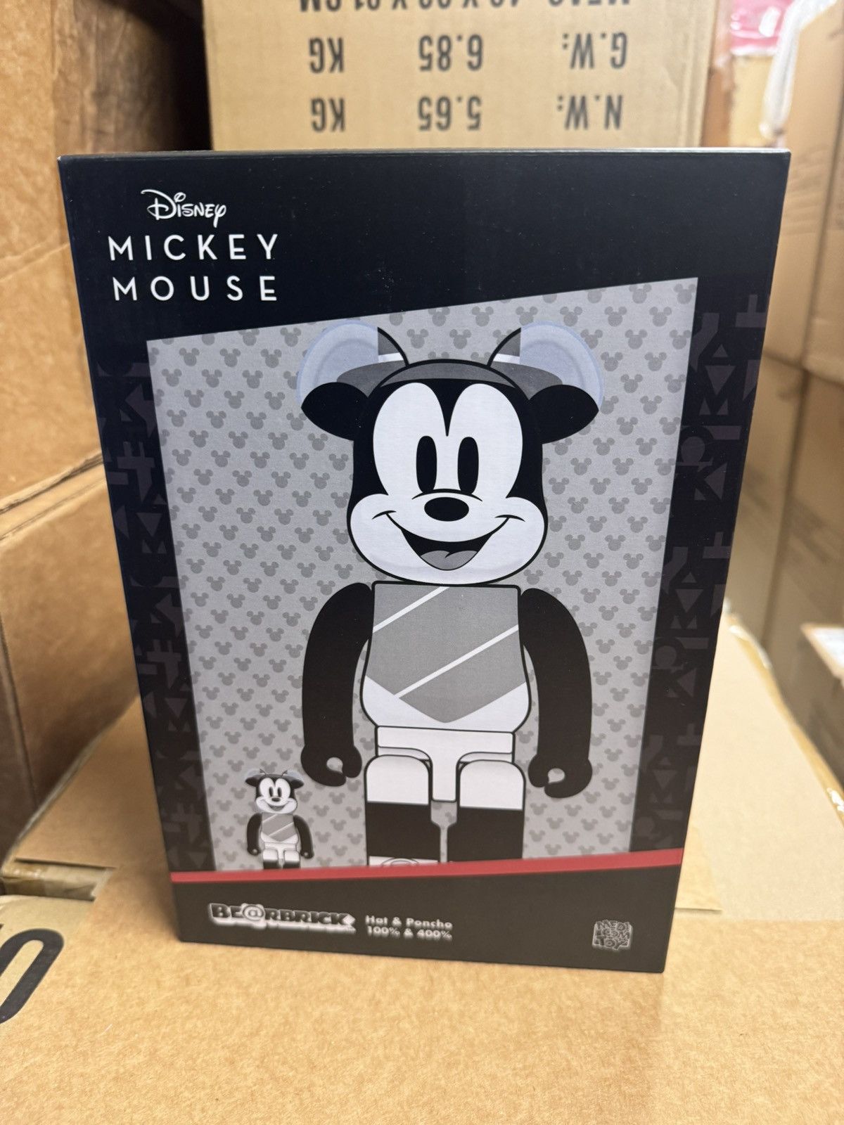 Medicom Toy Bearbrick x Disney Hat and Poncho Mickey 100% & 400% Set Size ONE SIZE - 2 Thumbnail