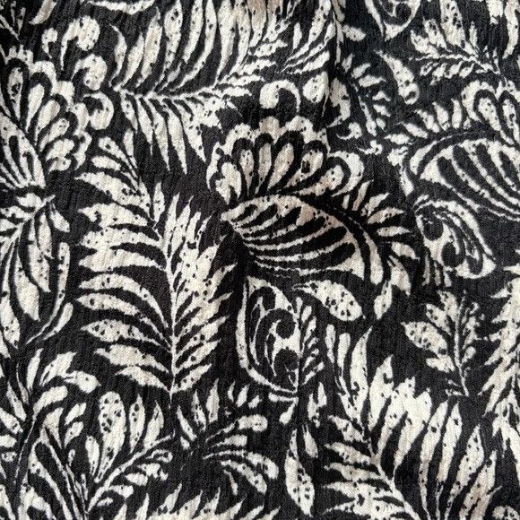 Loft New LOFT Womens Top Palm Crinkle Bubble Hem Blouse Black Whi Size M / US 6-8 / IT 42-44 - 10 Thumbnail