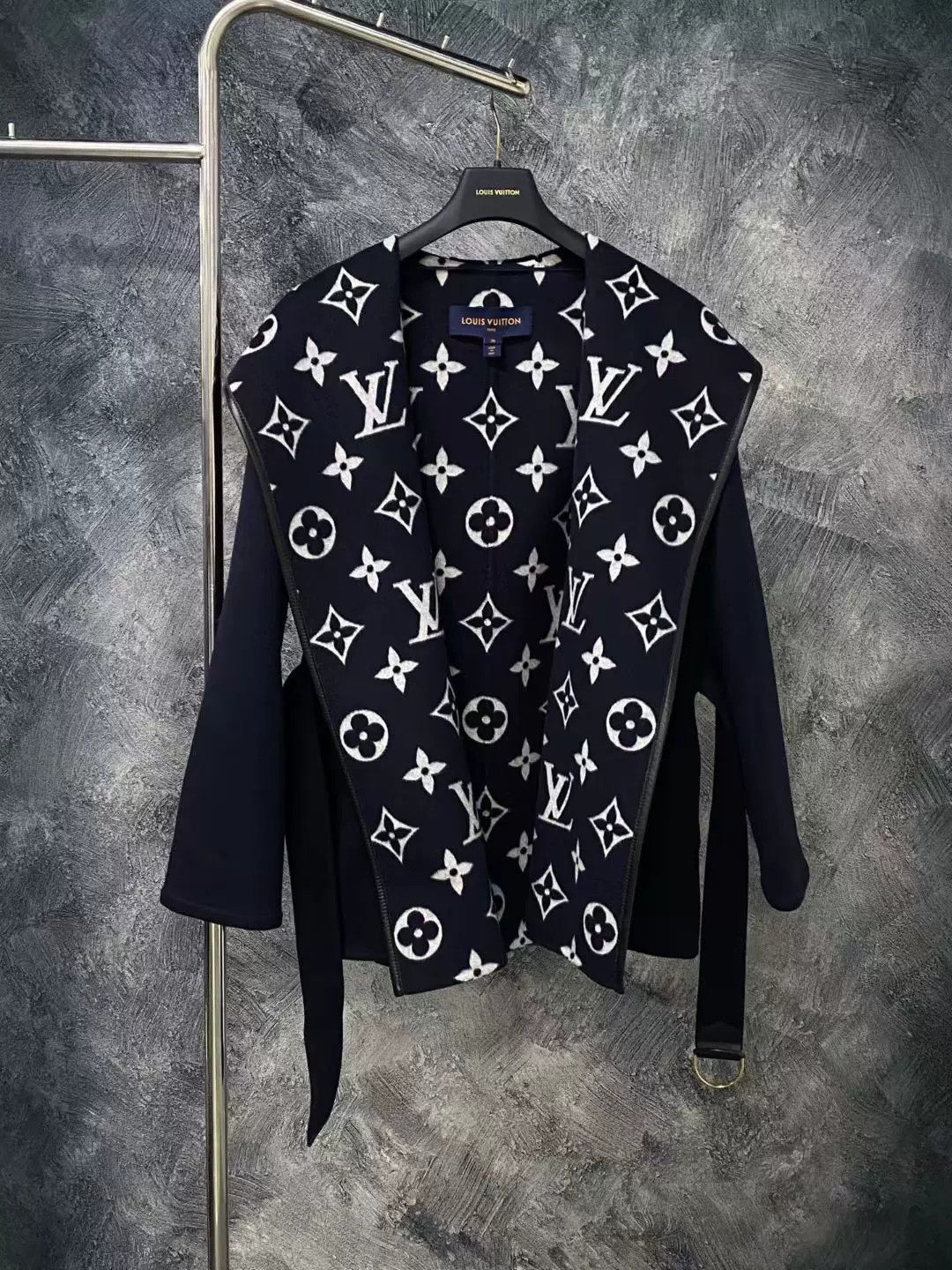 Louis Vuitton Louis Vuitton Double-Breasted Hooded Coat Size S / US 4 / IT 40 - 1 Thumbnail
