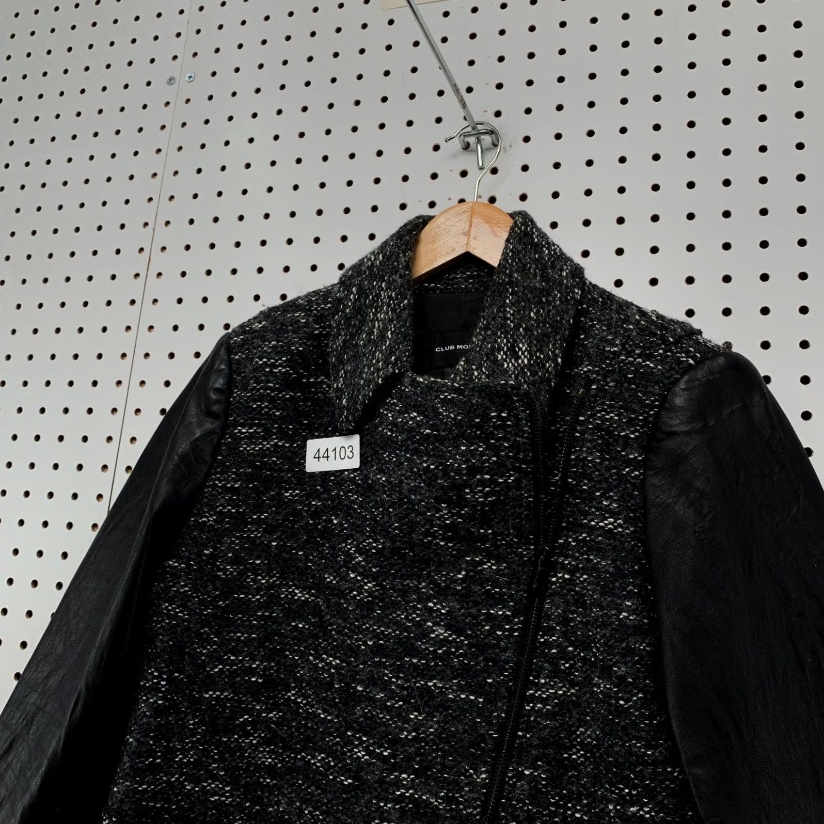 Club Monaco Club Monaco Wool Lamb Leather Sleeve Zip Coat Womens Medium Gray Alpaca Blend Coat Size M / US 6-8 / IT 42-44 - 4 Thumbnail