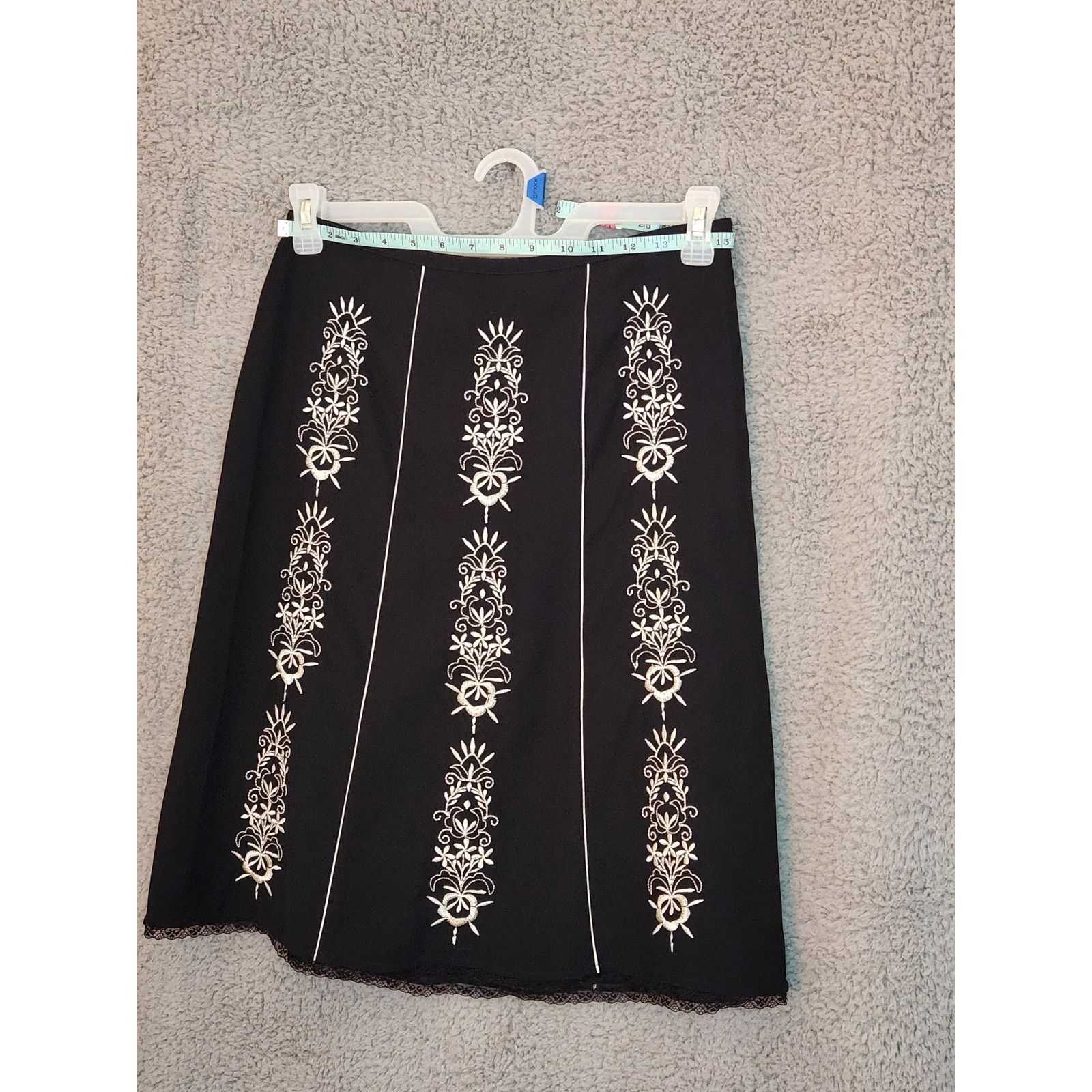 Other NWOT Anne Taylor Loft Floral Embroidered Midi Skirt 6P Size 28" / US 6 / IT 42 - 1 Thumbnail