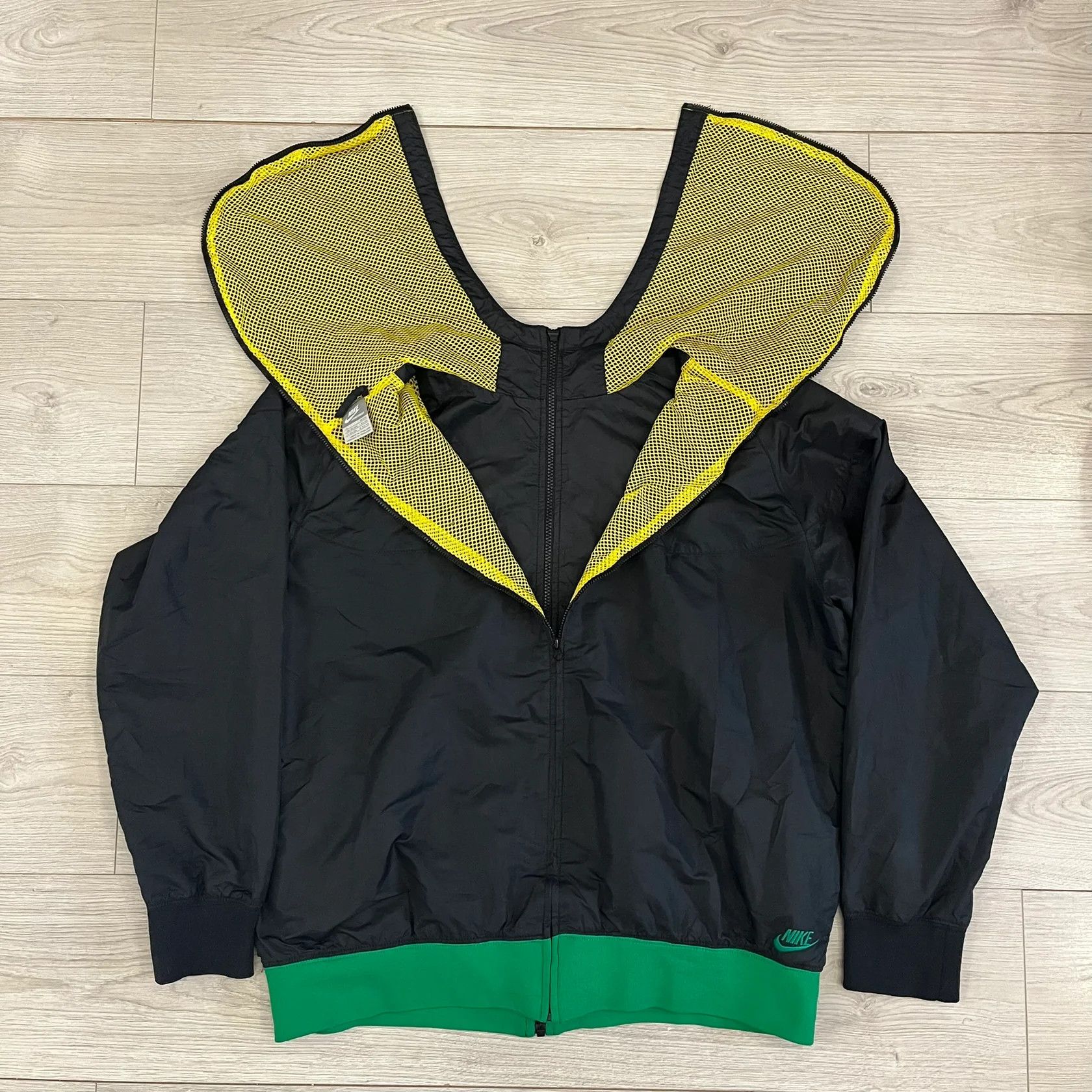 Nike Nike Jamaica Olympics 2008 Split Windbreaker (Large) Size US L / EU 52-54 / 3 - 3 Thumbnail