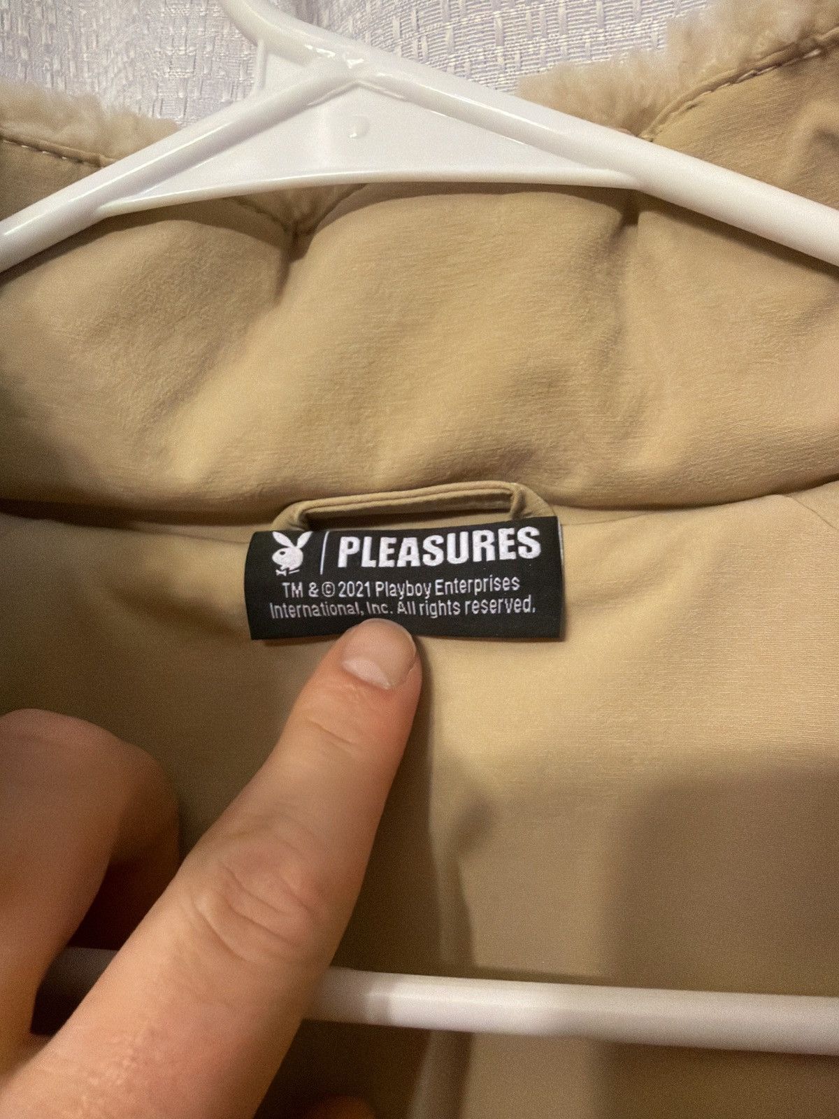 Playboy × Pleasures PLEASURES X PLAYBOY MENS BUNNY SHERPA ZIP UP JACKET 'TAN' Size US S / EU 44-46 / 1 - 7 Thumbnail