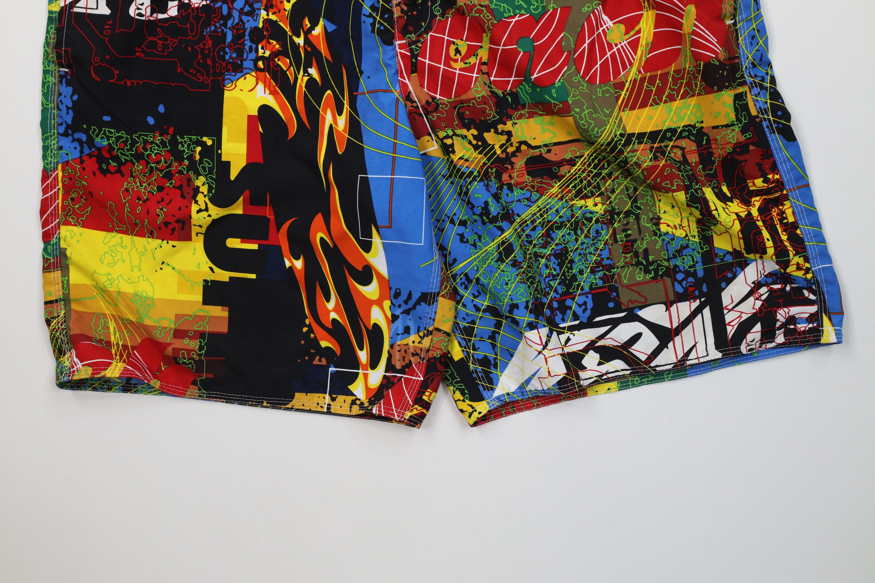 Vintage Vintage 90s Y2K Streetwear Graffiti Fire Flames Board Shorts Size US 36 / EU 52 - 4 Thumbnail