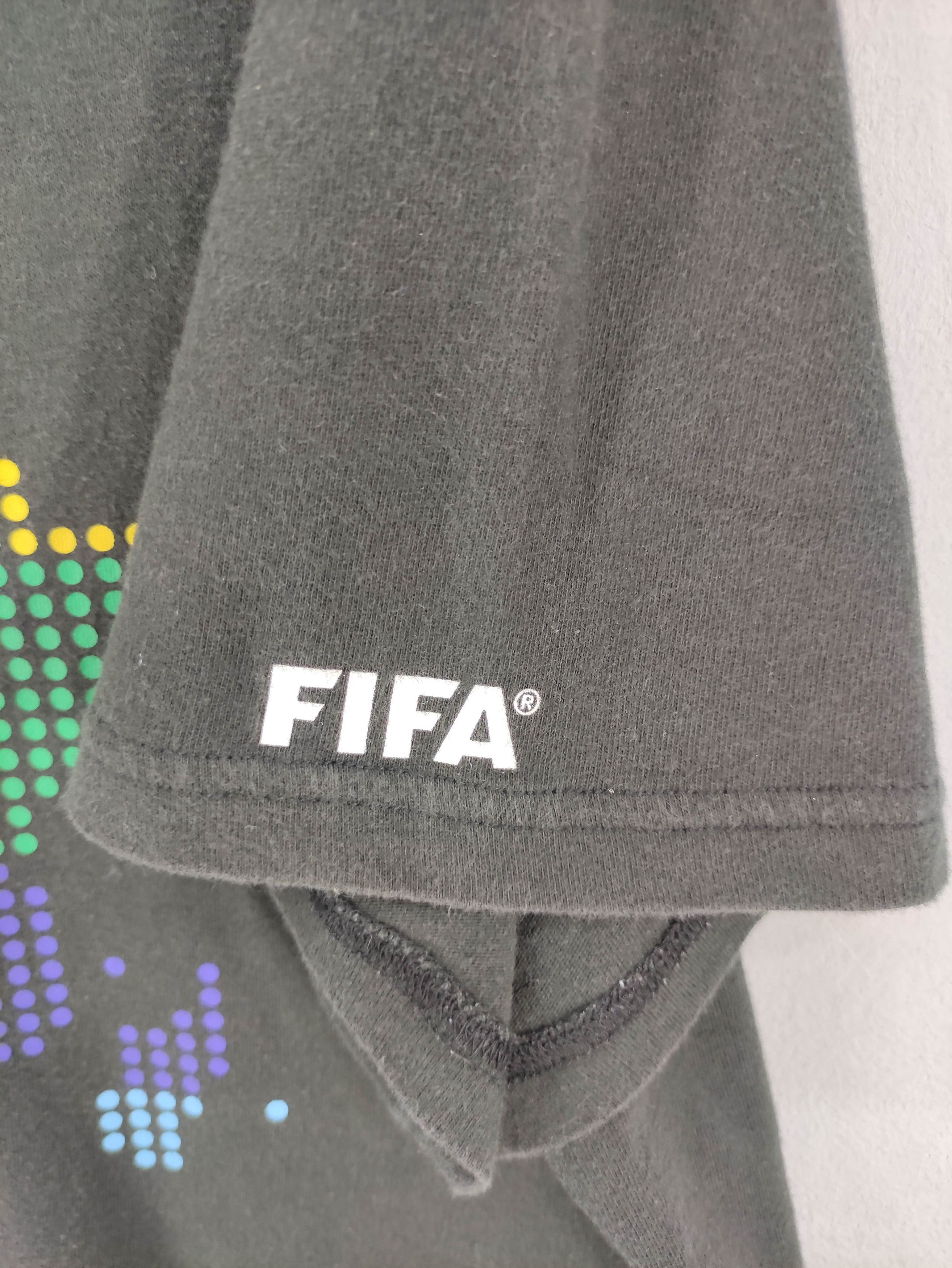 Vintage Vintage Fifa World Cup South Africa Tee Tshirt Size US L / EU 52-54 / 3 - 3 Thumbnail