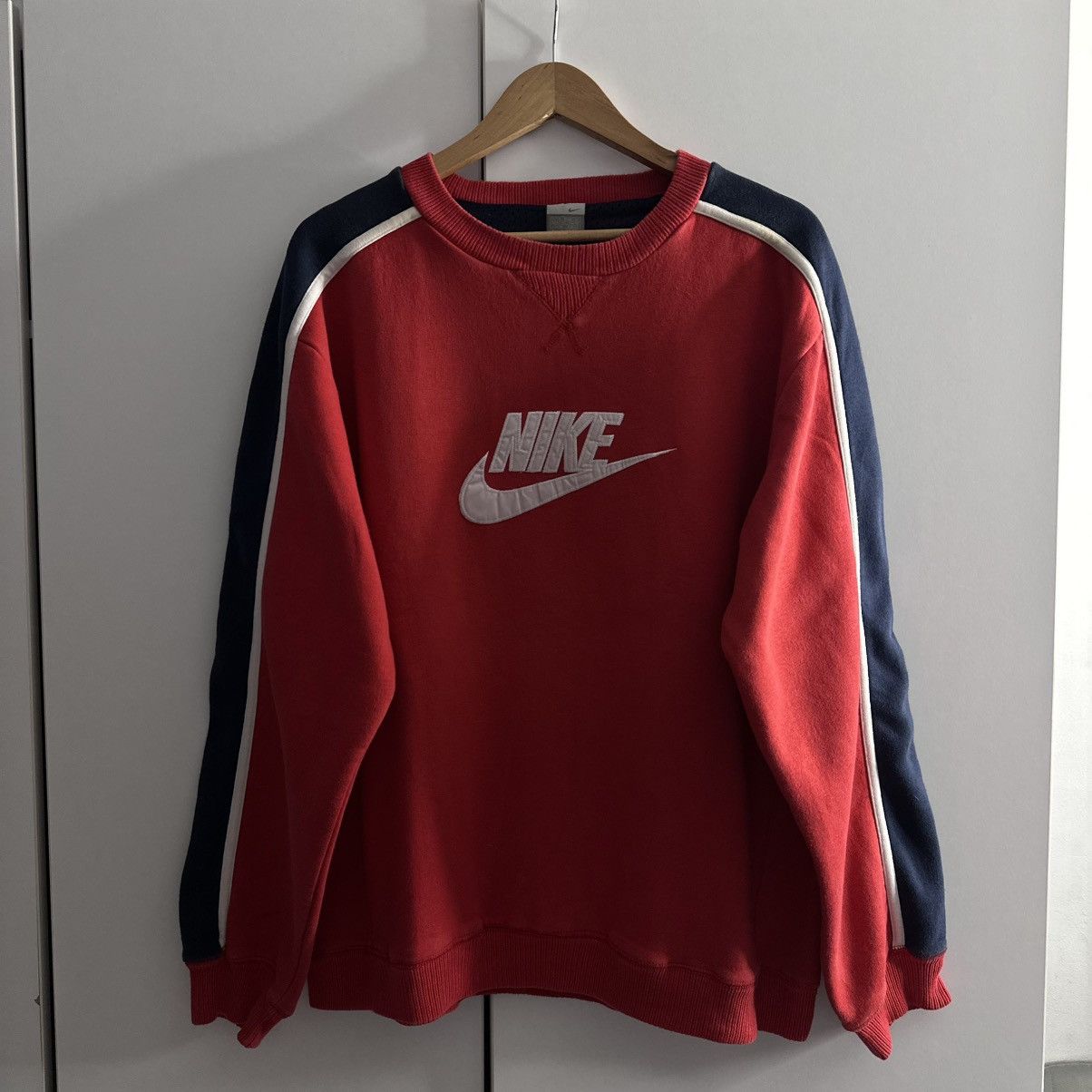 Nike Nike Vintage Big Logo Streetwear Sweatshirt Size US XL / EU 56 / 4 - 1 Thumbnail