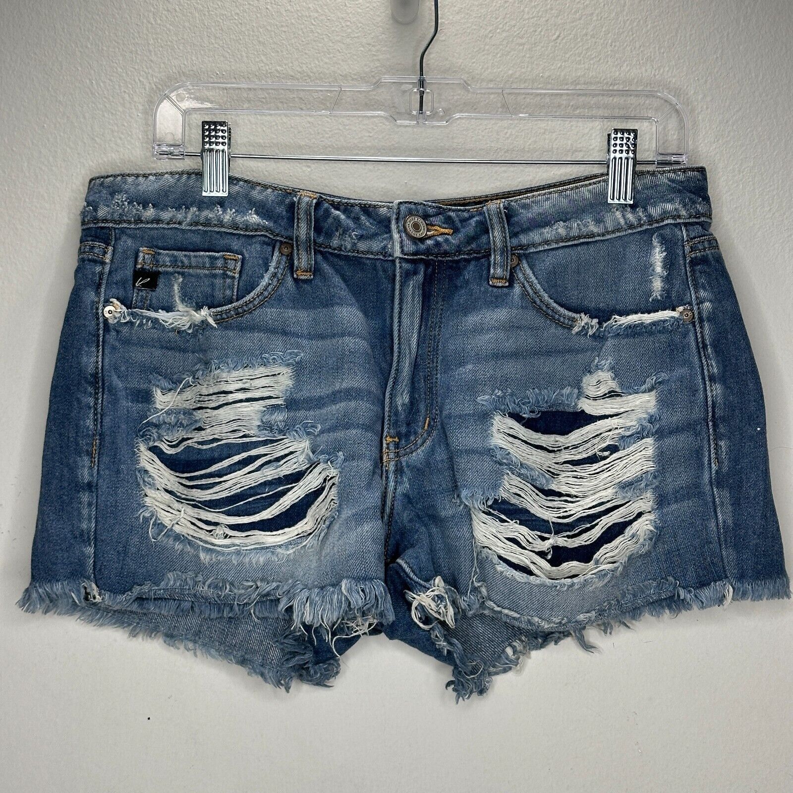 Other Kancan Medium Wash Mid-Rise Distressed Raw Hem Shorts 28 Size 28" / US 6 / IT 42 - 1 Thumbnail