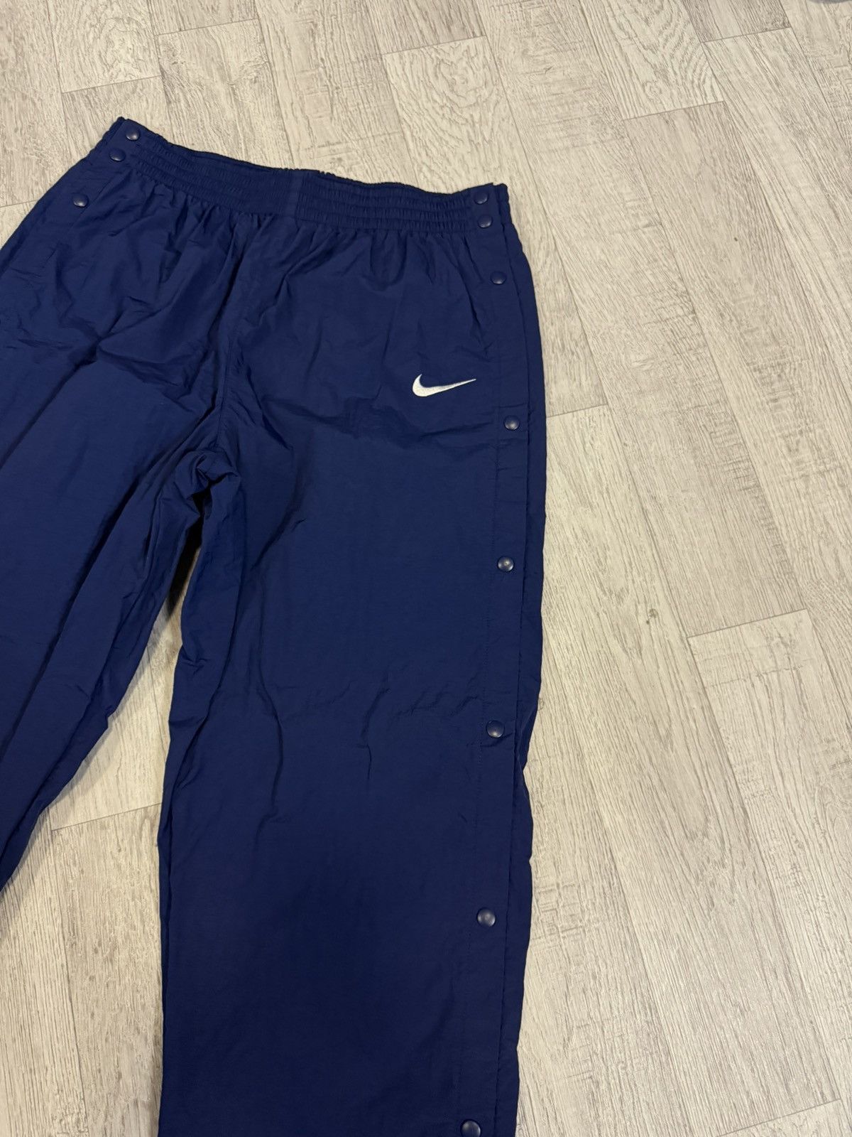 Nike Nike swoosh vintage nylon pants Size US 36 / EU 52 - 2 Thumbnail
