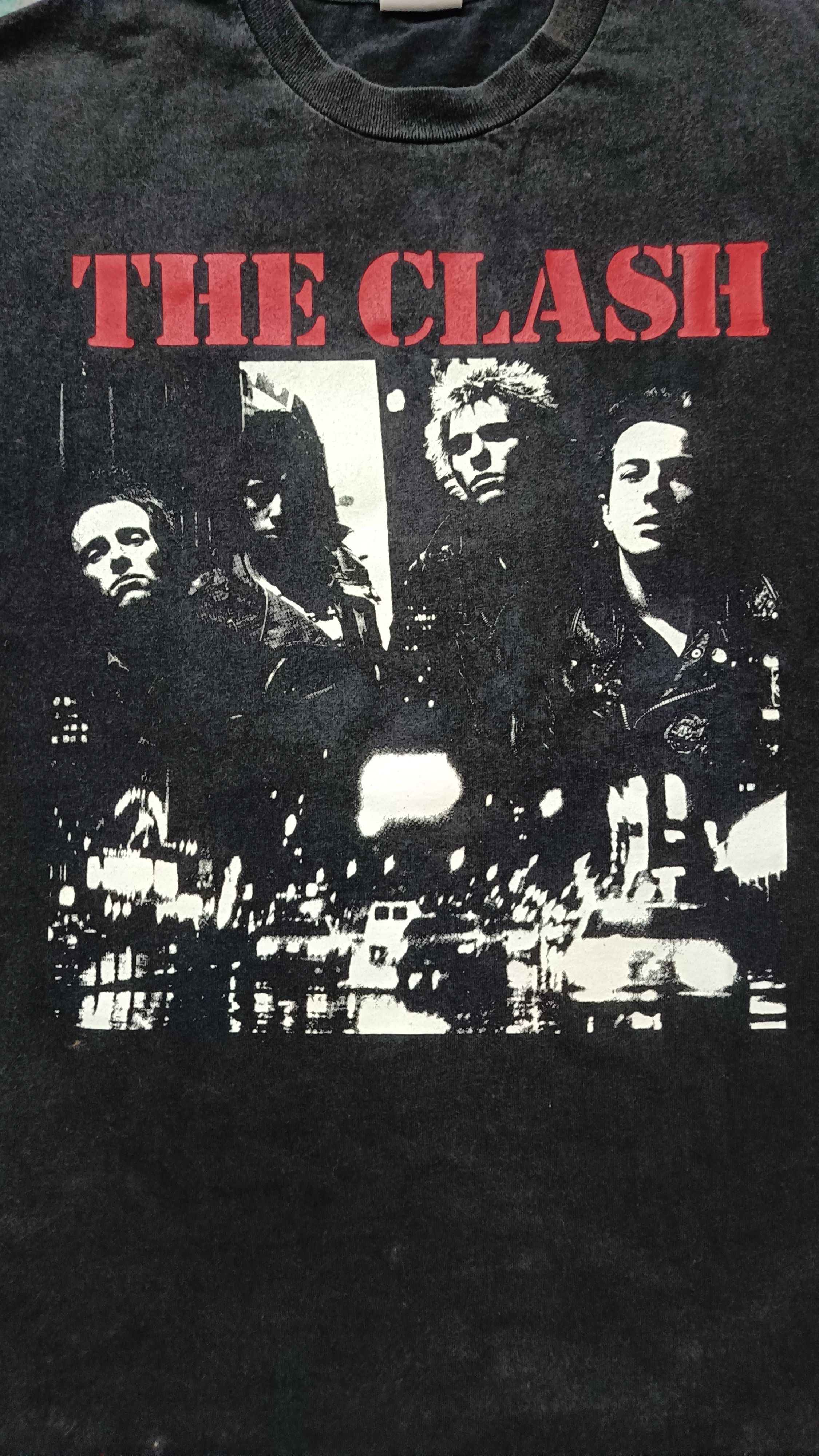 Band Tees 🔥🔥 Rare Vintage Band The Clash Punk Tour Tee Size US L / EU 52-54 / 3 - 5 Thumbnail