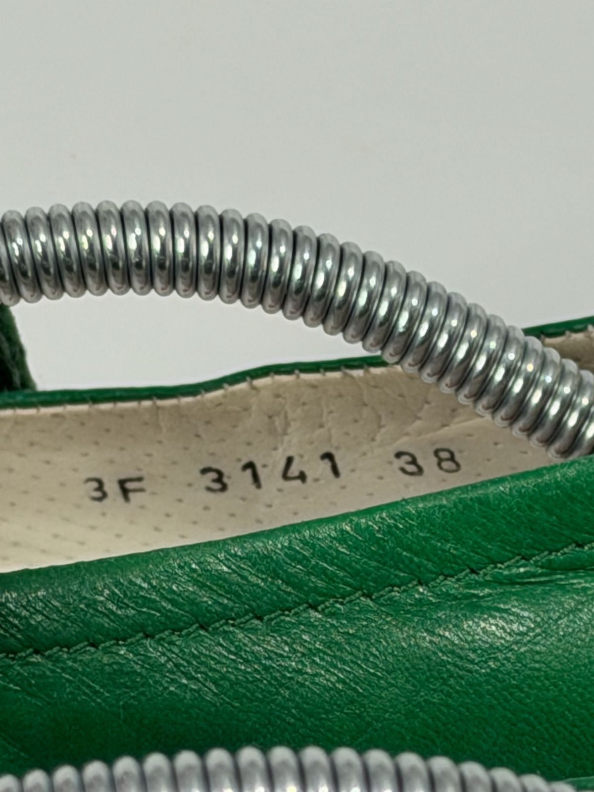 Prada Prada Green Leather Mary Jane Flats Size 38 EU/ 8 US/ 5 UK Size US 8 / IT 38 - 7 Thumbnail