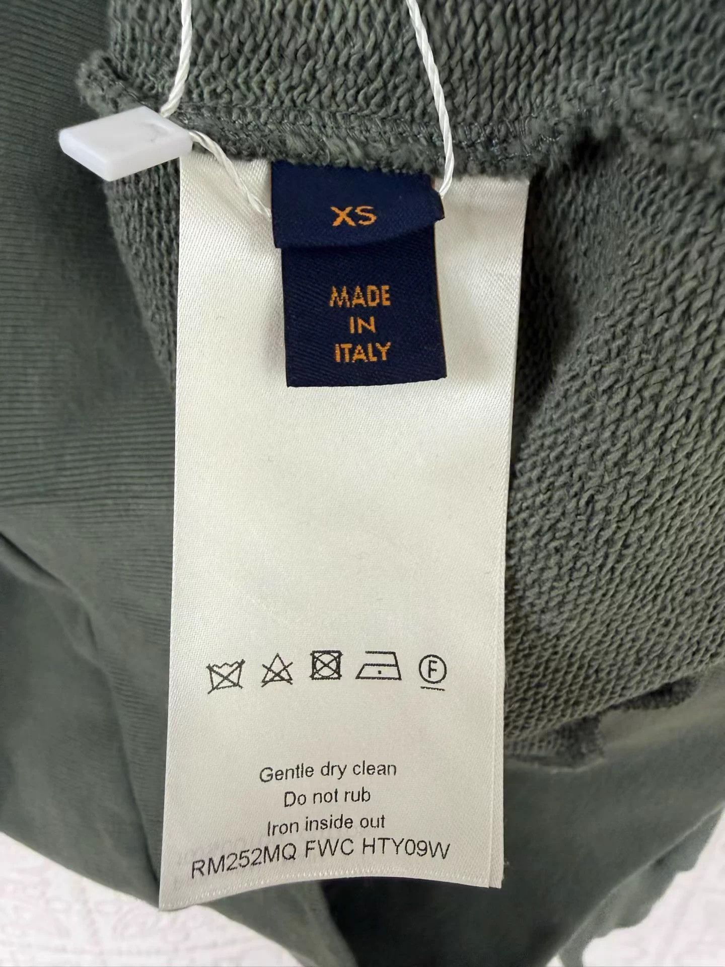 Louis Vuitton LV Hand Embroidered sweat XS FW25 New w/ tags, tried on only Size US XS / EU 42 / 0 - 3 Thumbnail