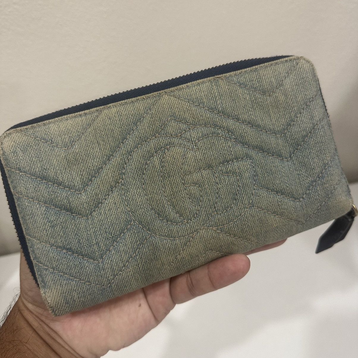 Gucci ‼️YES‼️AUTHENTIC GUCCI GG ROUND ZIPPER WALLET BLUE DENIM Size ONE SIZE - 3 Thumbnail