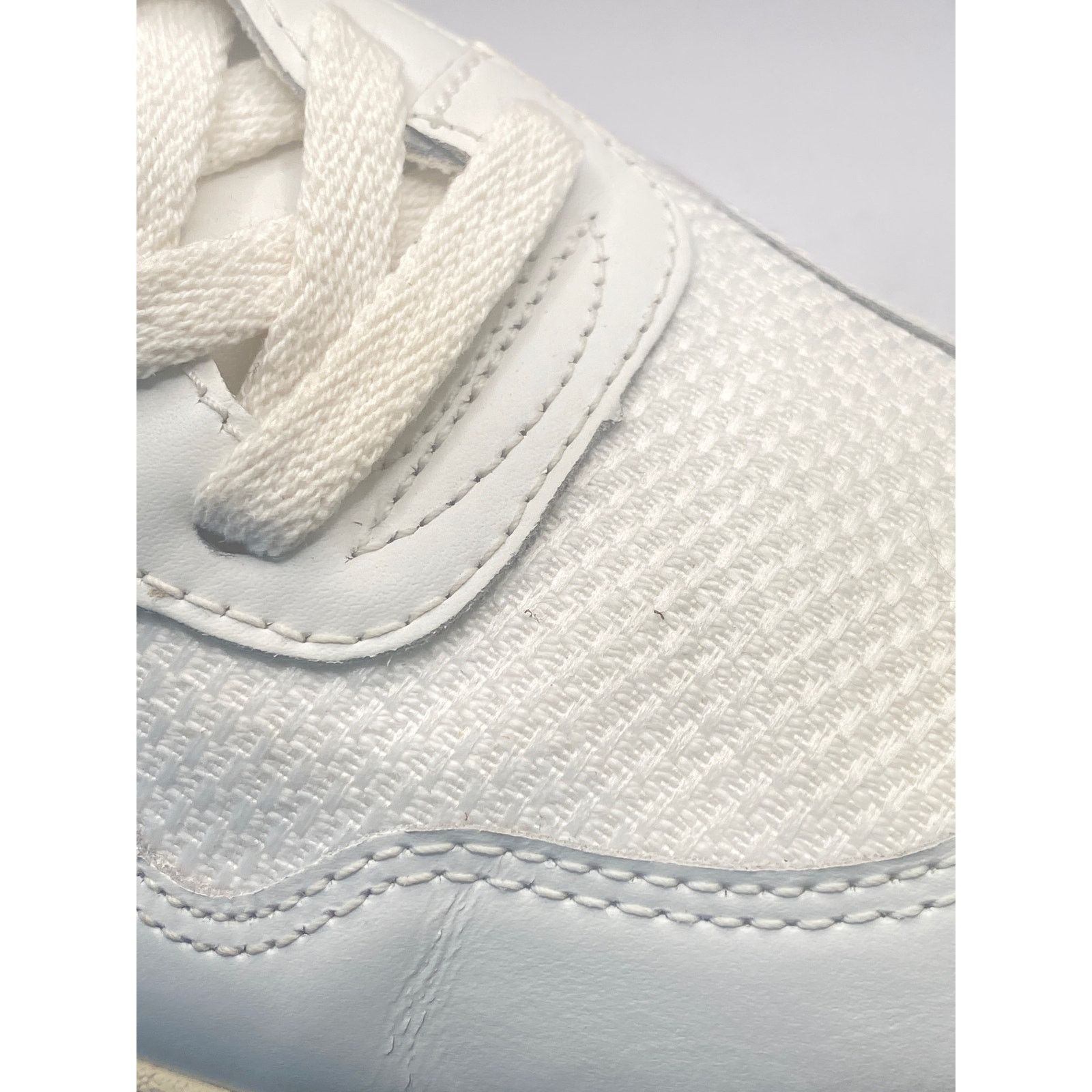 Veja VEJA V-10 Bicolor Metallic Low-Top Sneakers, Size 9 Size US 9 / IT 39 - 10 Thumbnail