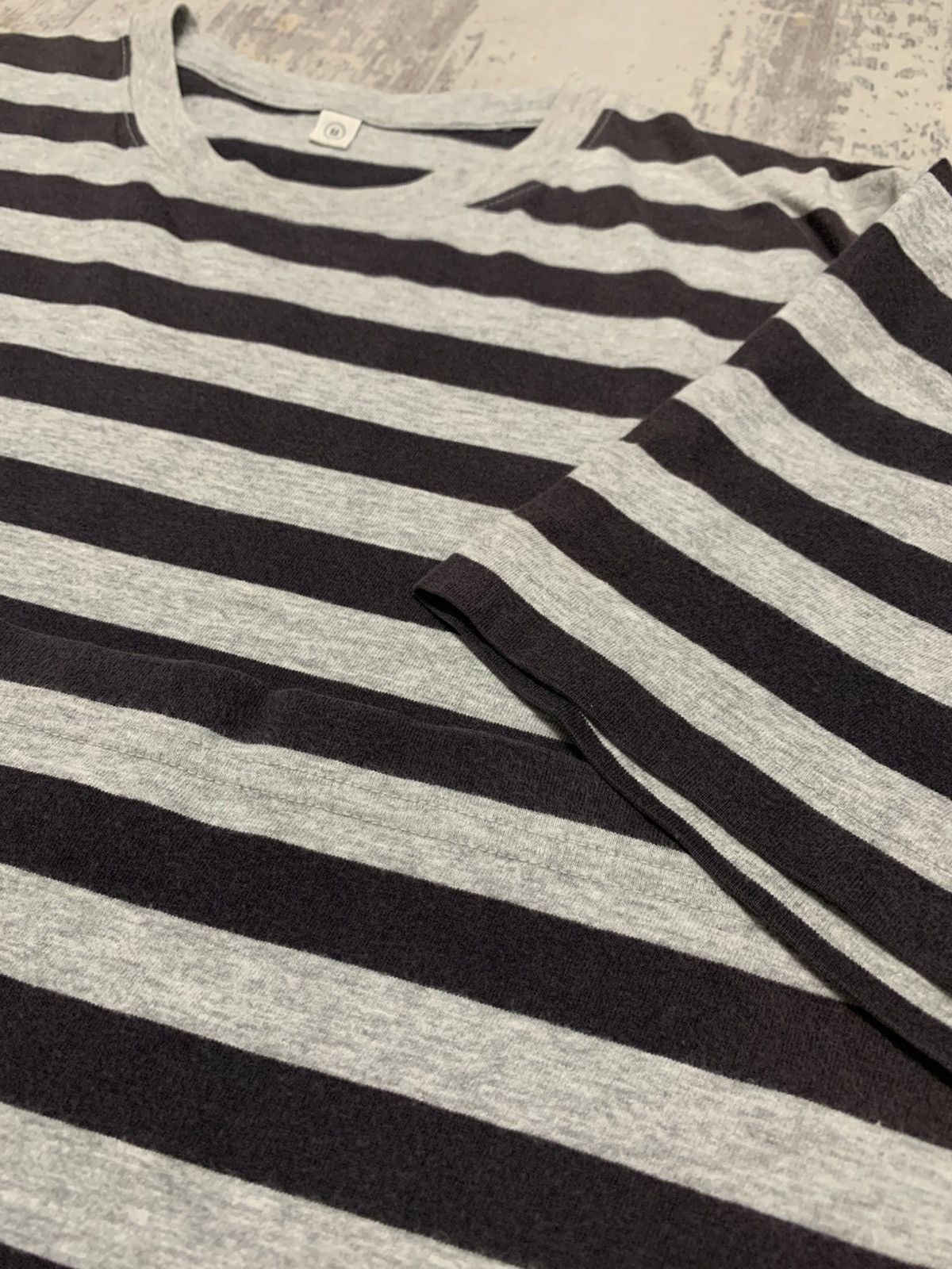 Japanese Brand VINTAGE UNIQLO STRIPED DESIGN TEE Size US M / EU 48-50 / 2 - 3 Thumbnail