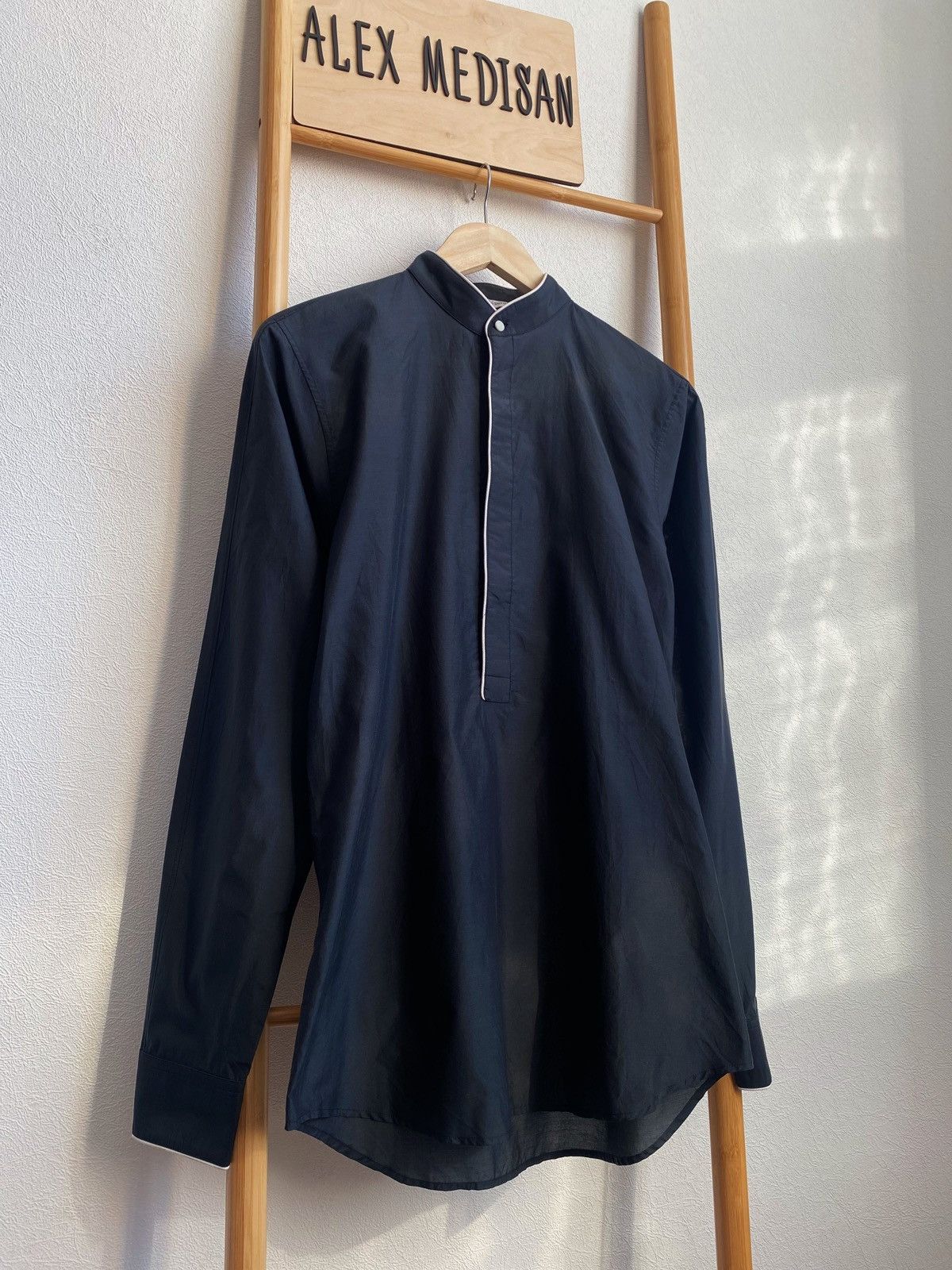 Yves Saint Laurent Yves Saint Laurent Vintage Silk Shirt Made In Italy Size US S / EU 44-46 / 1 - 1 Thumbnail